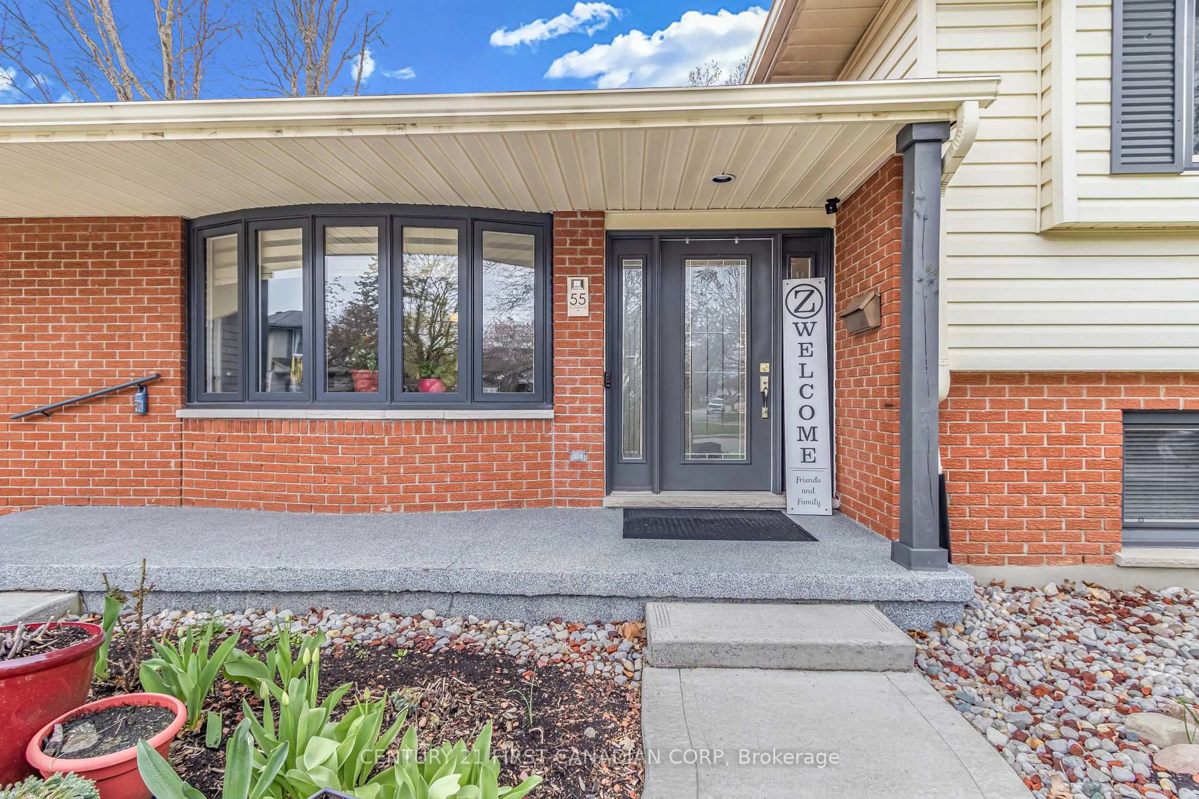 Home with brick exterior material, street for 55 St Lawrence Pl #Side Split, London South Ontario N6J 2G4