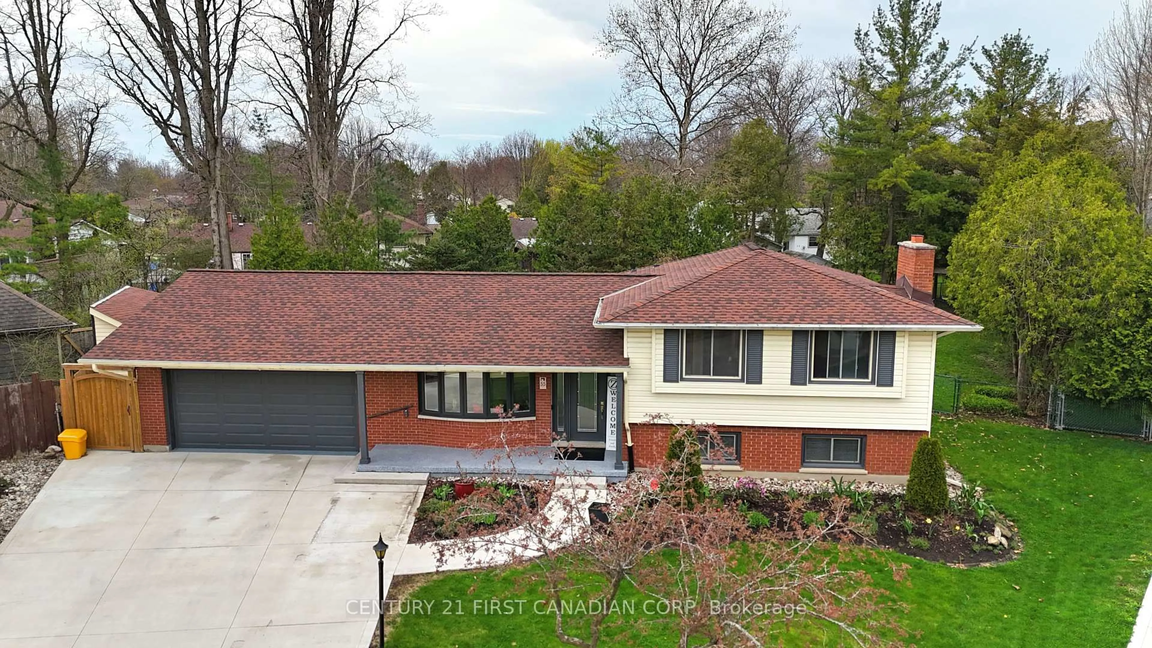 Home with brick exterior material, street for 55 St Lawrence Pl #Side Split, London South Ontario N6J 2G4