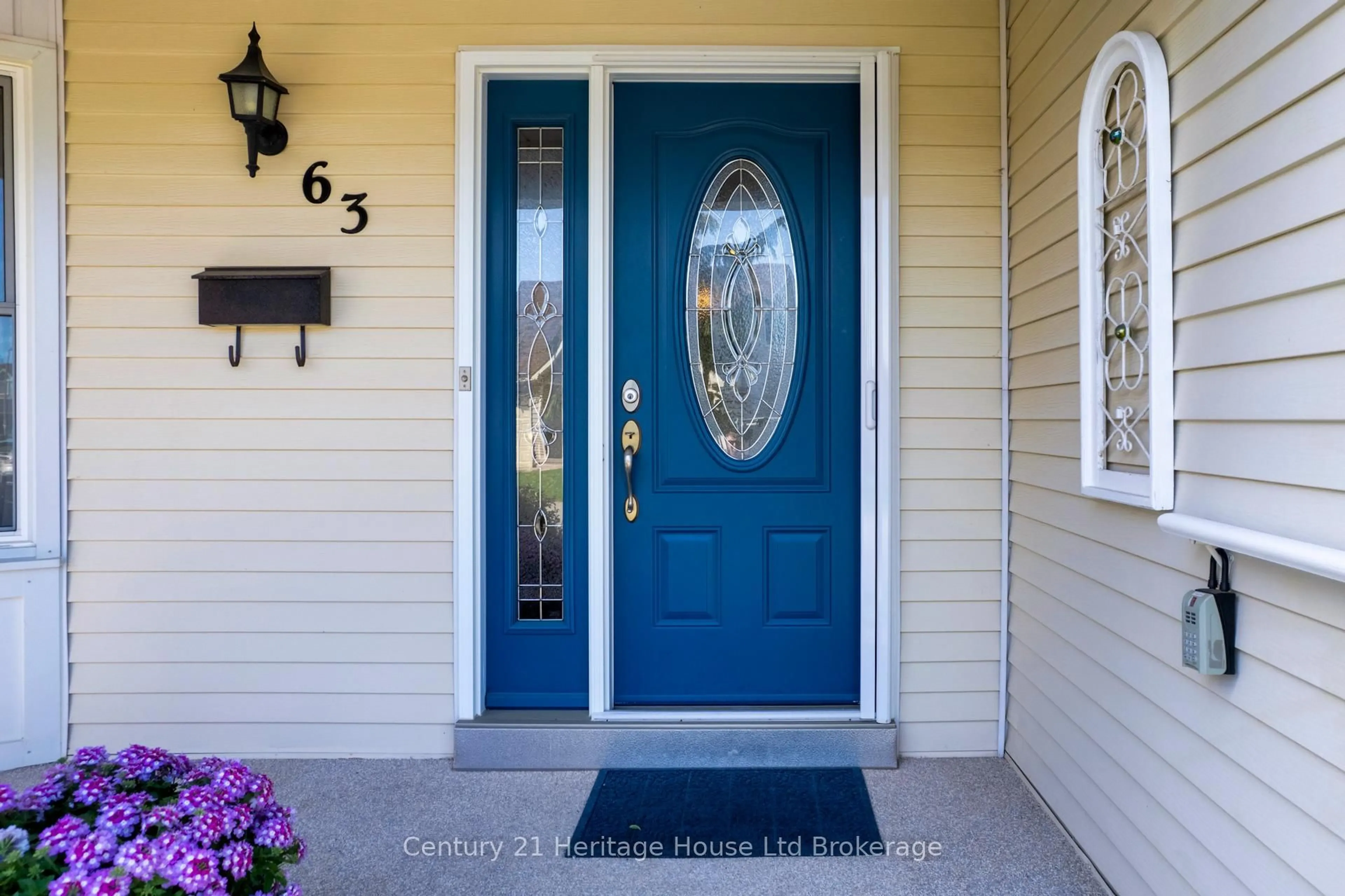 Indoor entryway for 63 Hawkins Cres, Tillsonburg Ontario N4G 5K7