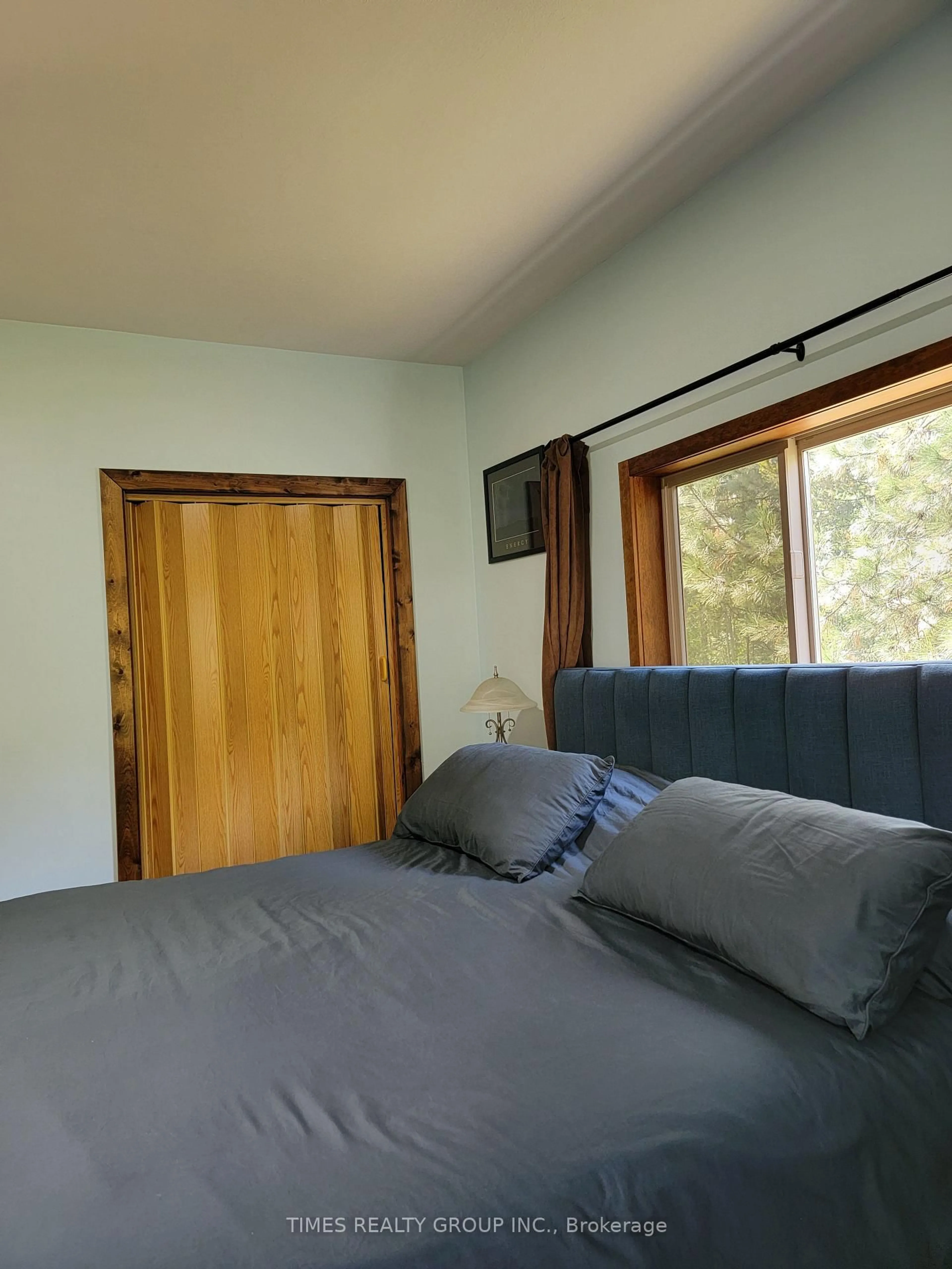 Bedroom with bed, unknown for 2510 Samuelson Rd, Out of Area British Columbia V0E 2V5