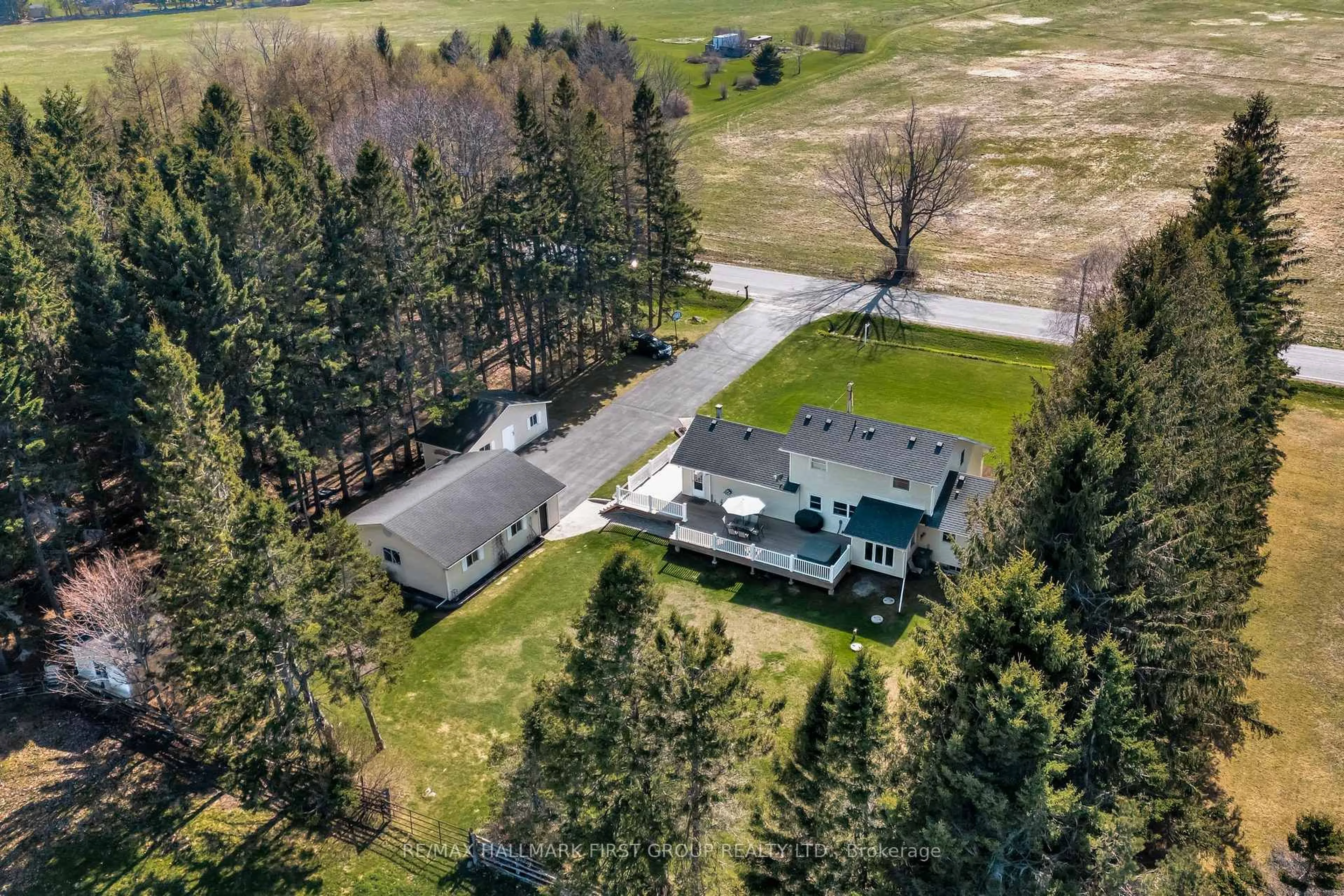 A pic from outside/outdoor area/front of a property/back of a property/a pic from drone, unknown for 197 Station Rd, Alnwick/Haldimand Ontario K0K 2G0