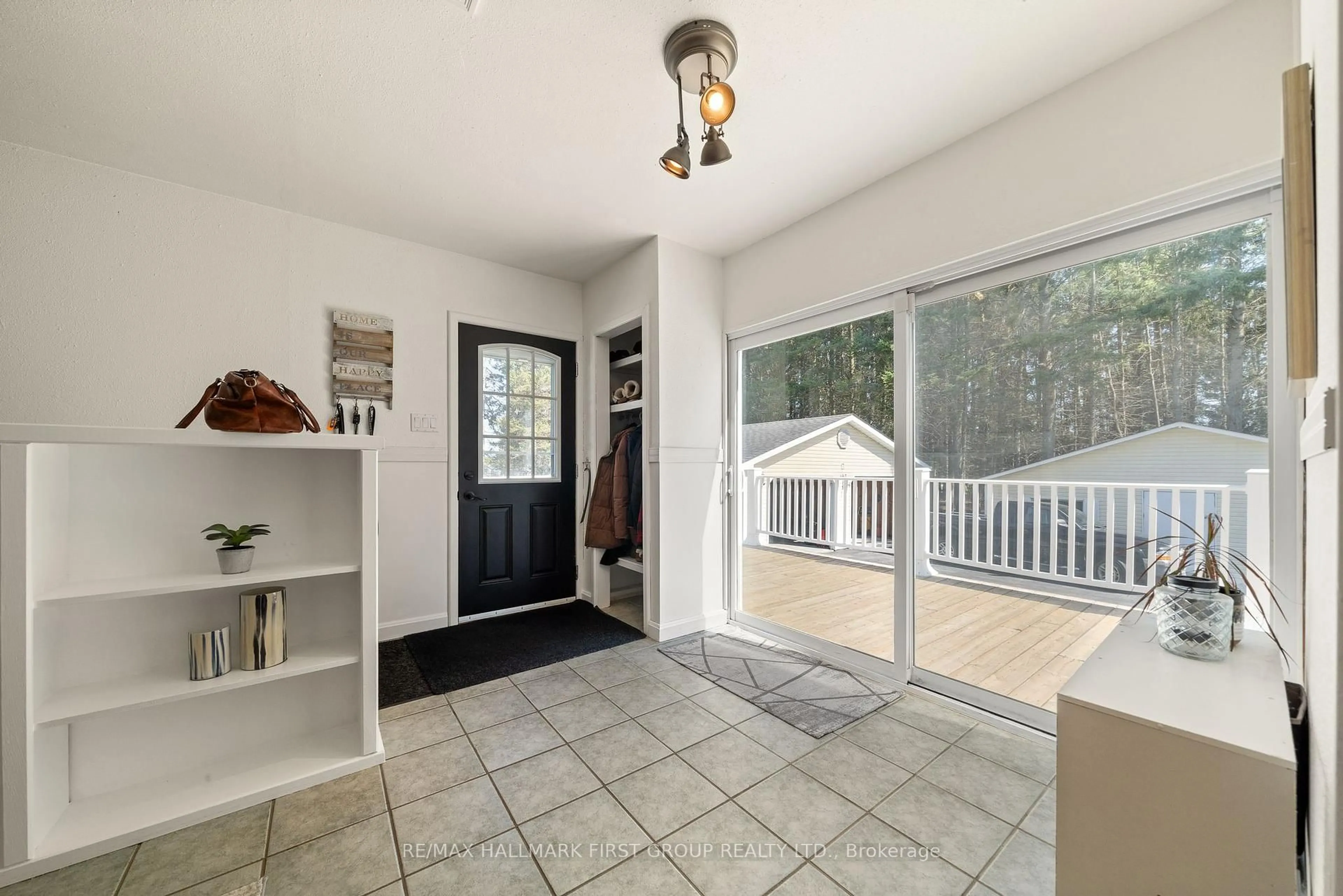 Indoor entryway for 197 Station Rd, Alnwick/Haldimand Ontario K0K 2G0