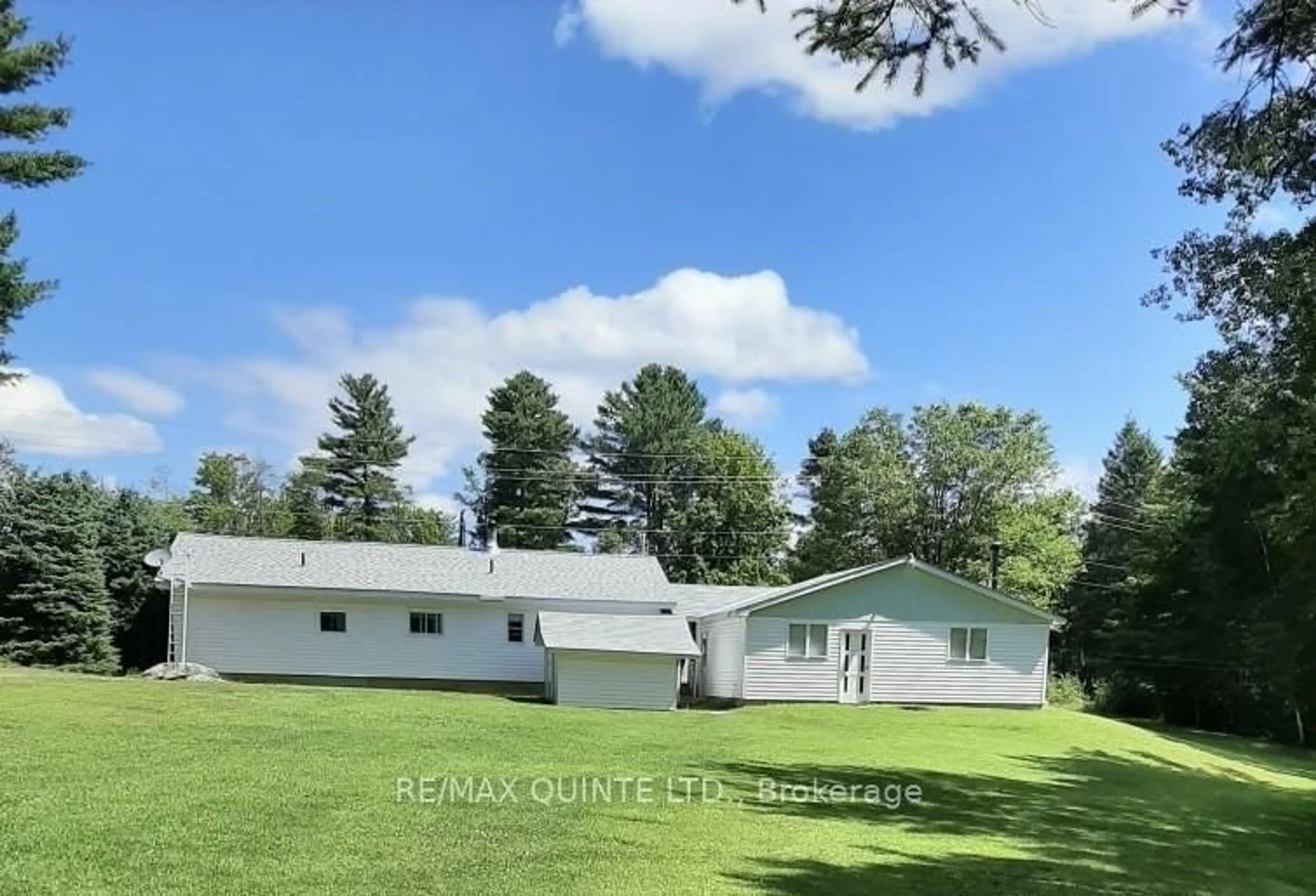 A pic from outside/outdoor area/front of a property/back of a property/a pic from drone, unknown for 2063 Henderson Rd, Arden Ontario K0H 1B0