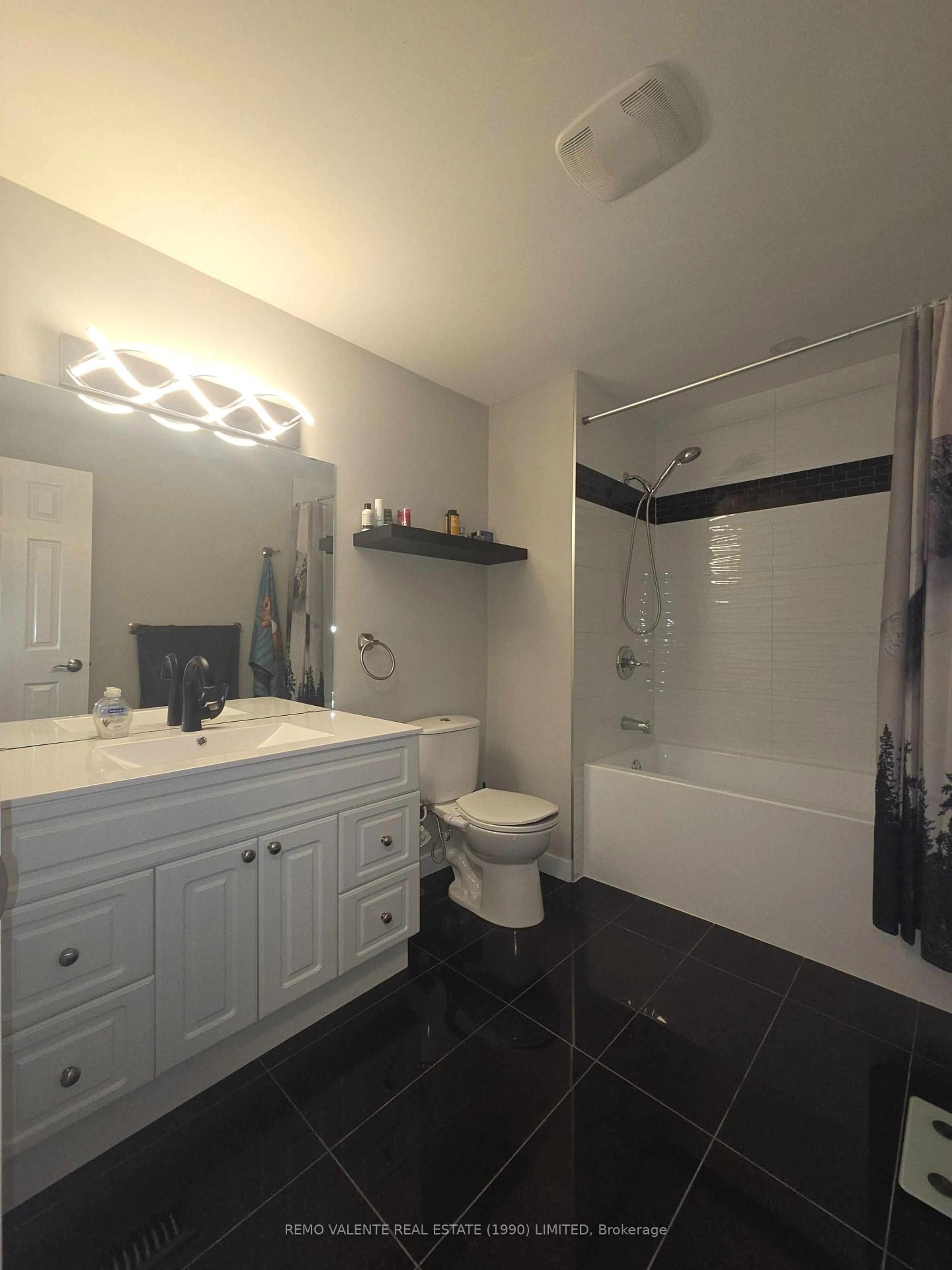 Standard bathroom, ceramic/tile floor for 83 Genevive Pl, London East Ontario N5Y 4X2
