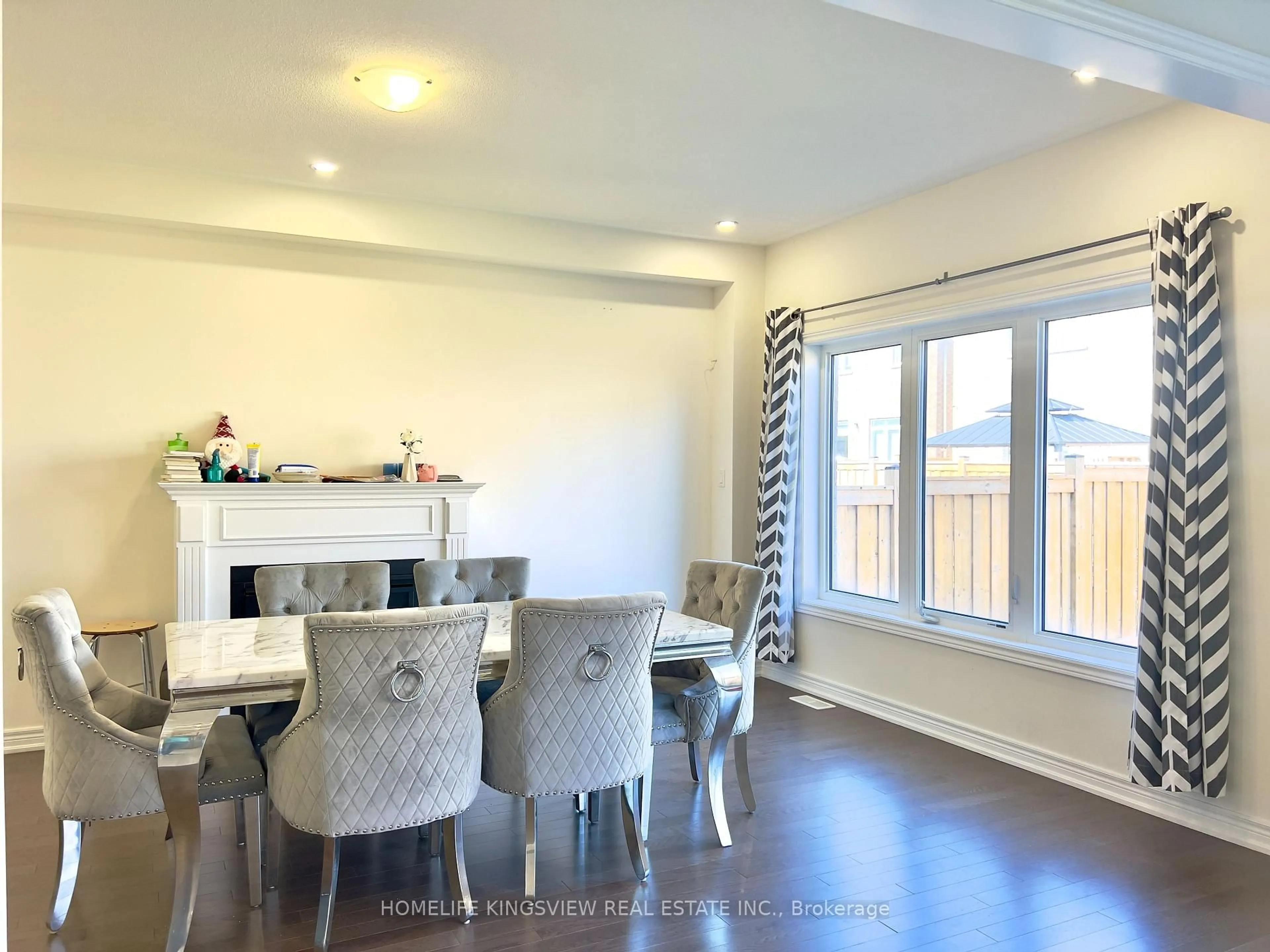 Dining room, wood/laminate floor for 708 Gilmour Cres, Shelburne Ontario L9V 3X3