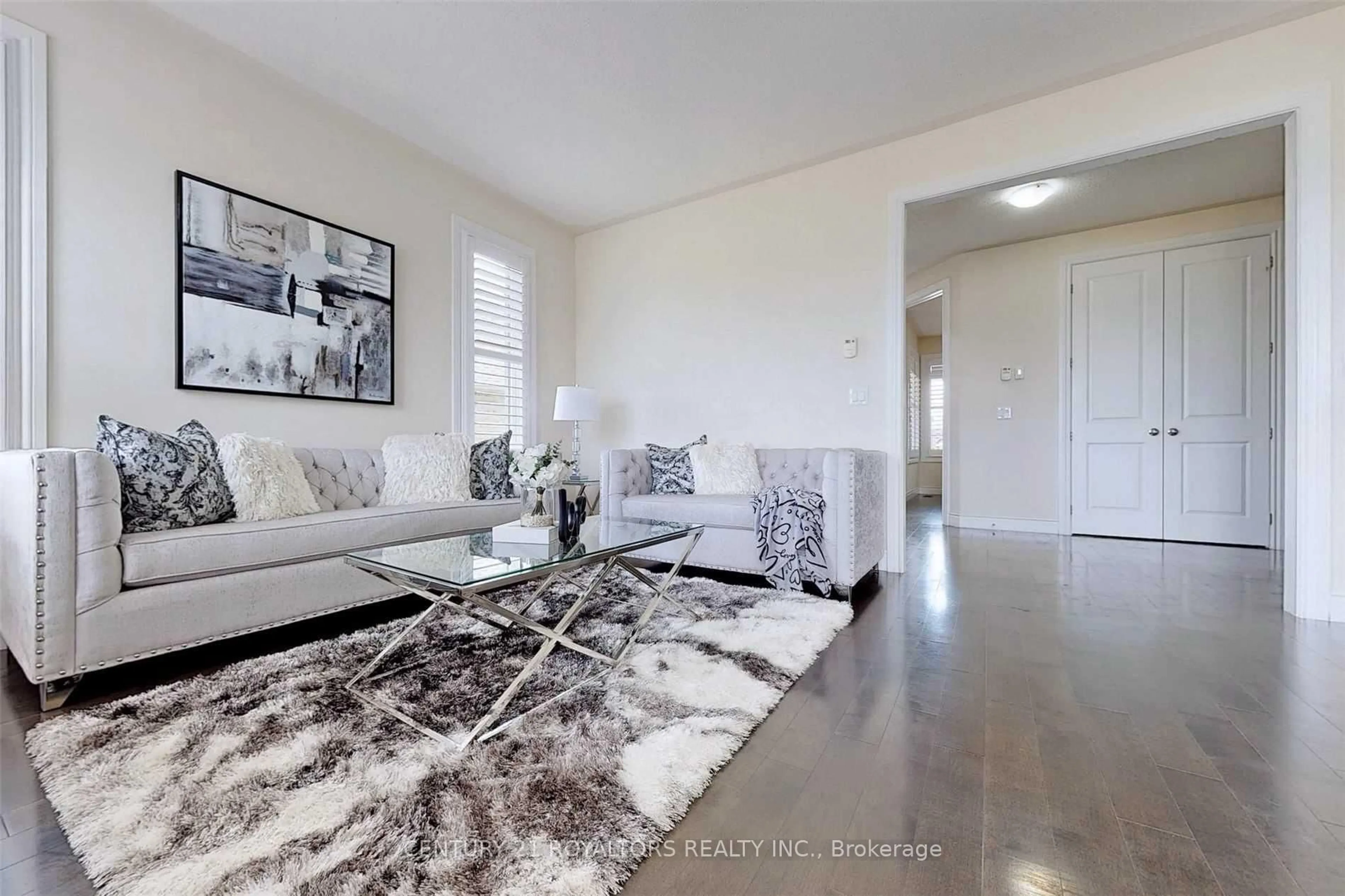 Living room with furniture, unknown for 1572 Cahill Dr, Peterborough West Ontario K9K 0G6