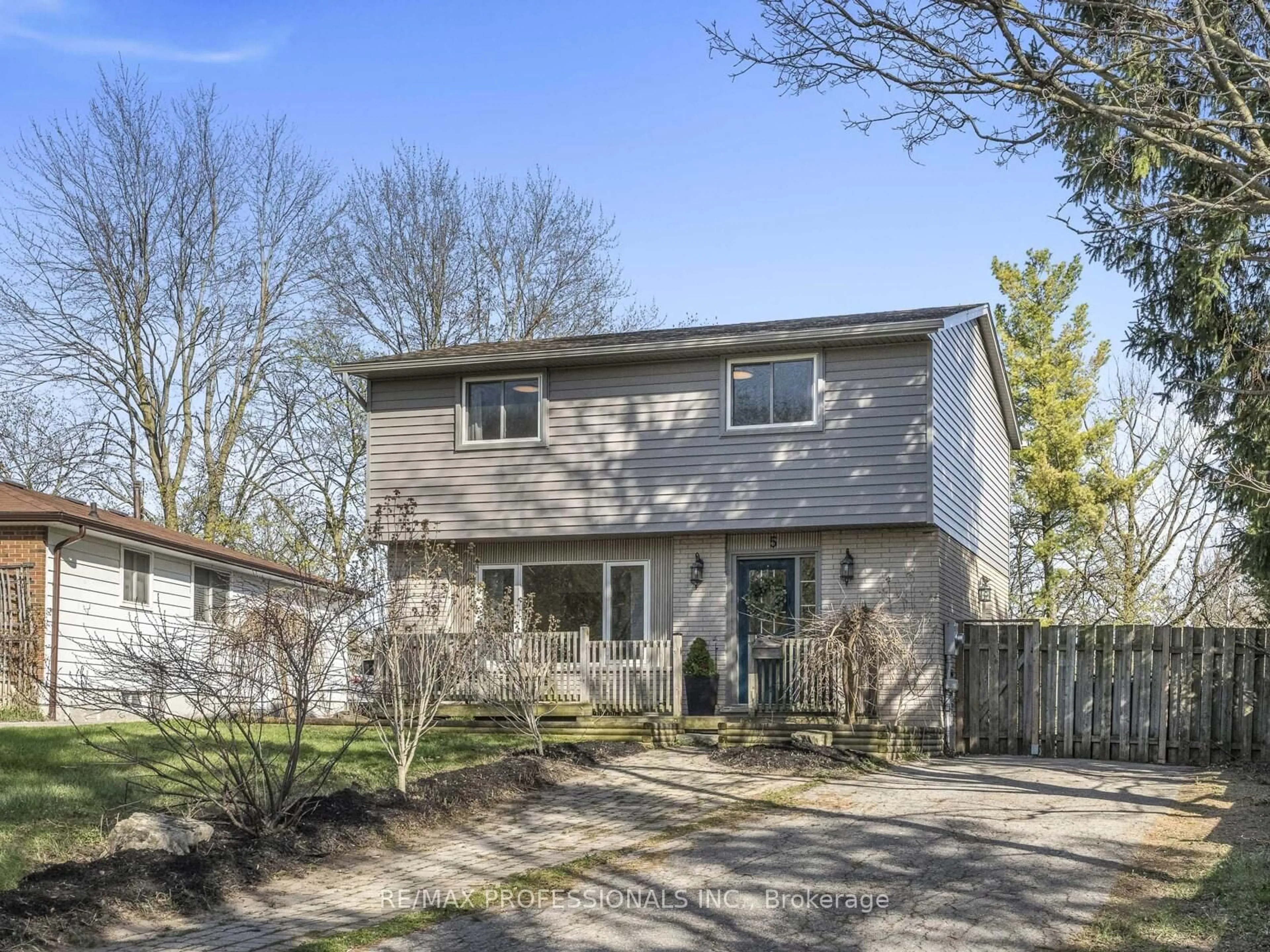 Unknown for 5 Yeats Crt, Guelph Ontario N1E 6H8