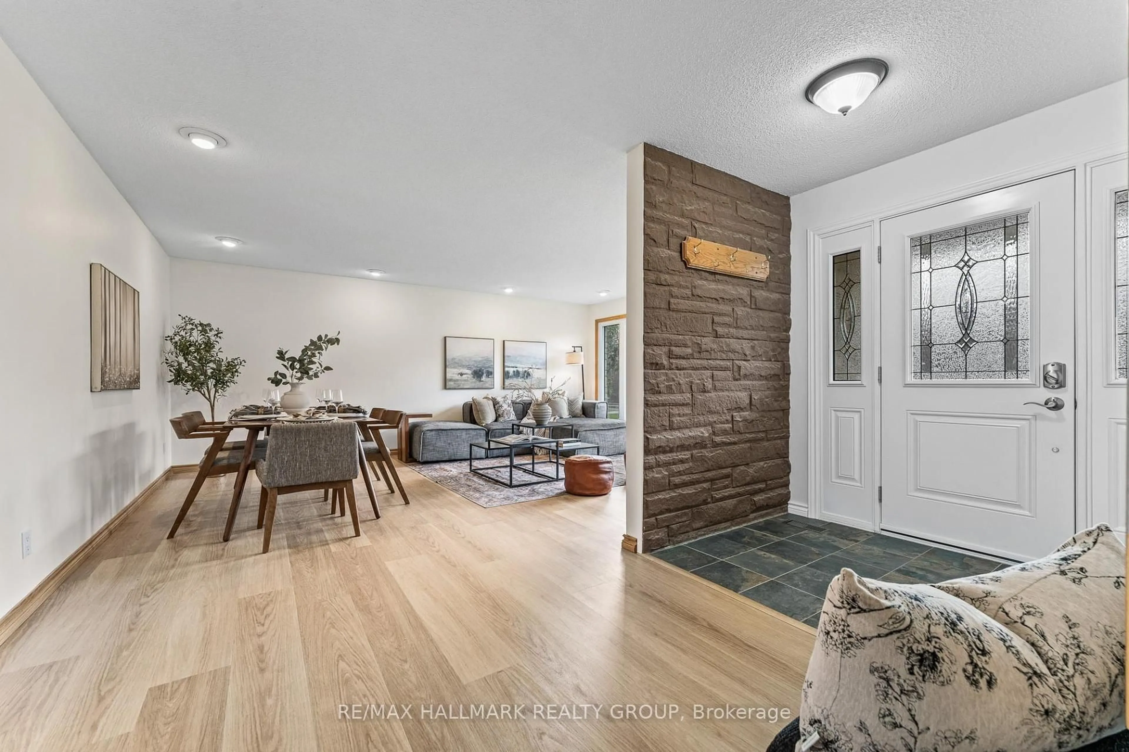 Indoor entryway for 4369 Farmers Way, Carlsbad Springs Ontario K0A 1K0