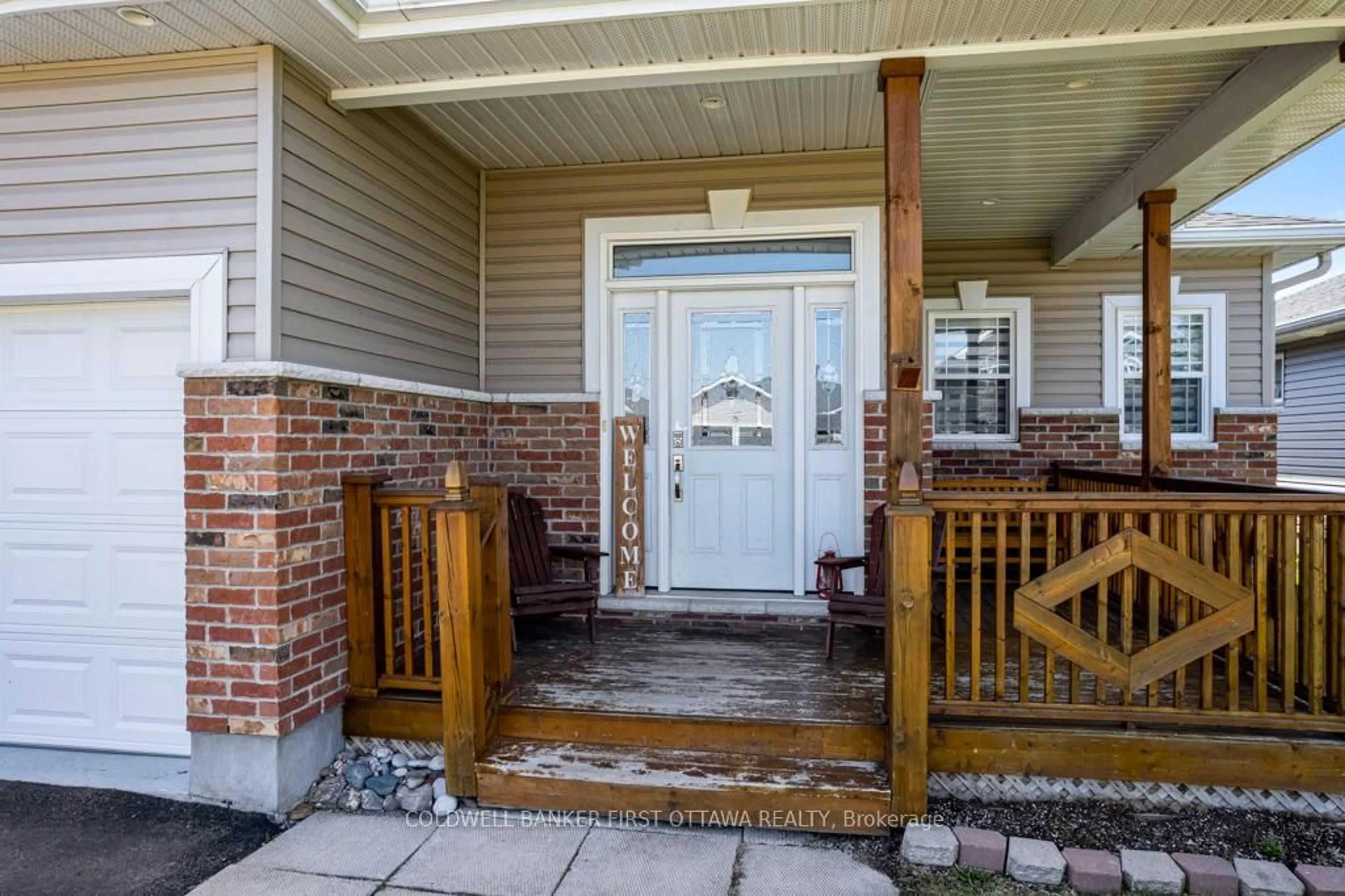 Indoor entryway for 85 Carter Cres, Arnprior Ontario K7S 0C4
