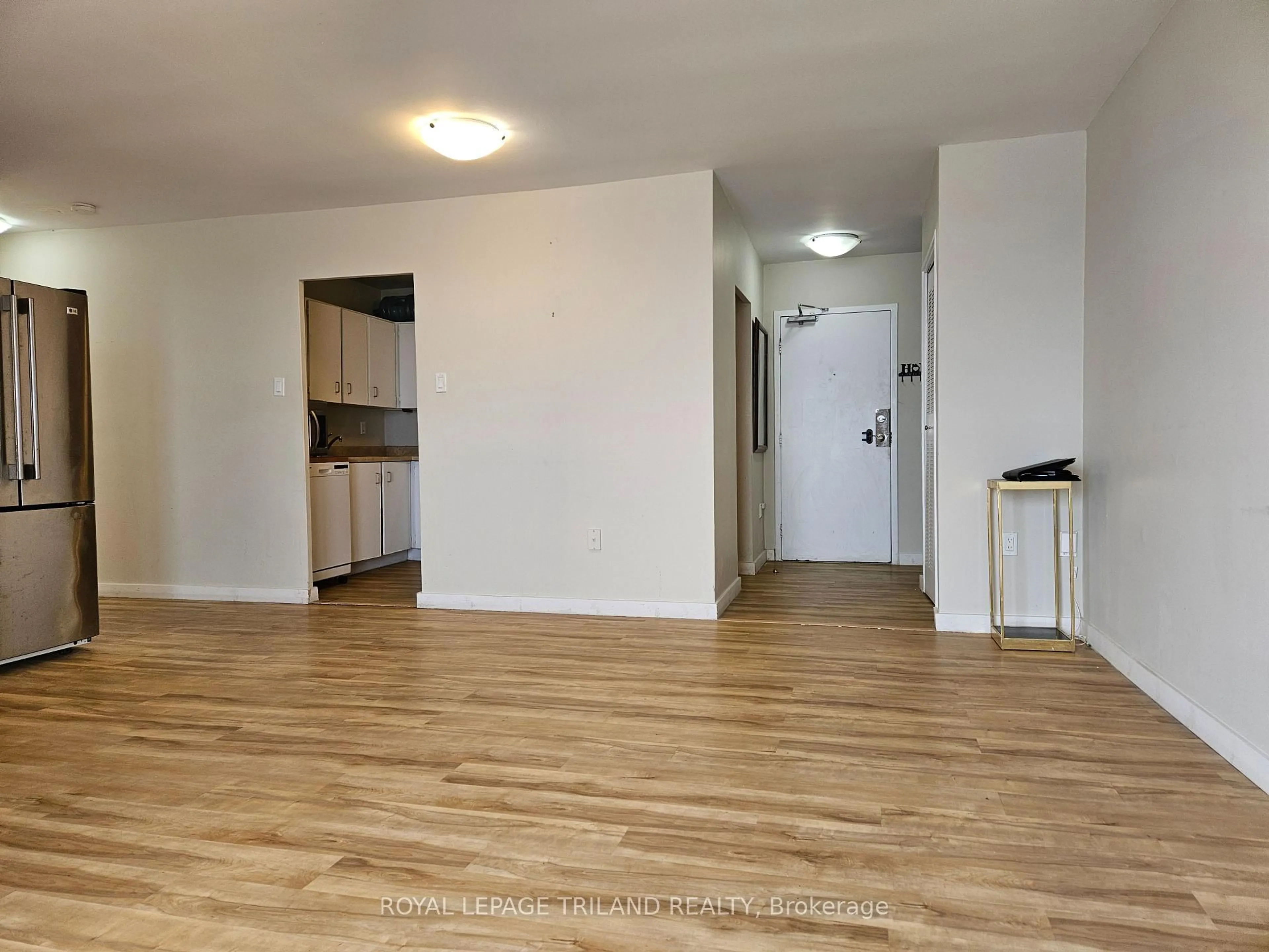 A pic of a room for 583 Mornington Ave #804, London East Ontario N5Y 3E9