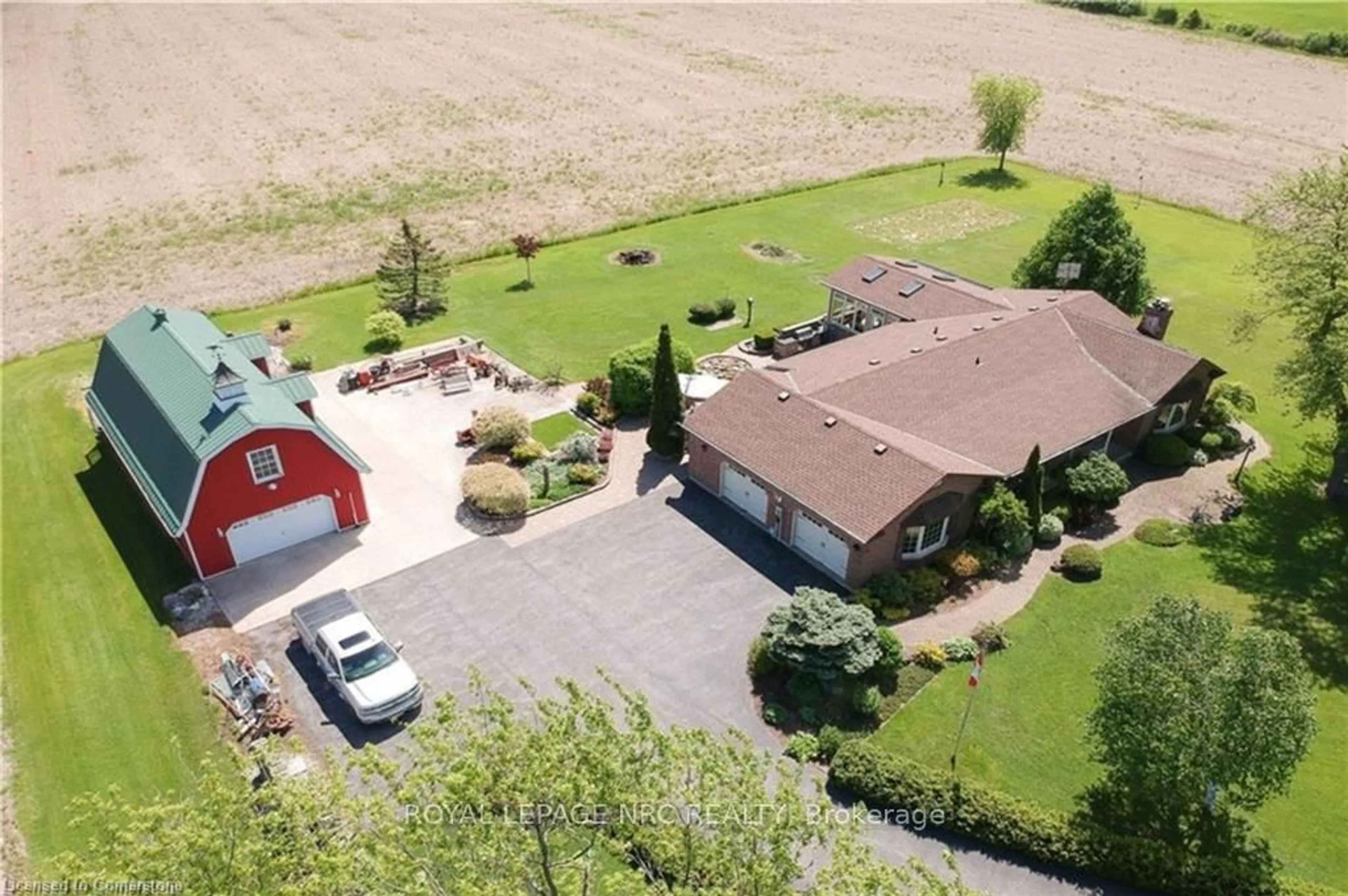 A pic from outside/outdoor area/front of a property/back of a property/a pic from drone, unknown for 540 Sutor Rd, Haldimand Ontario N0A 1E0
