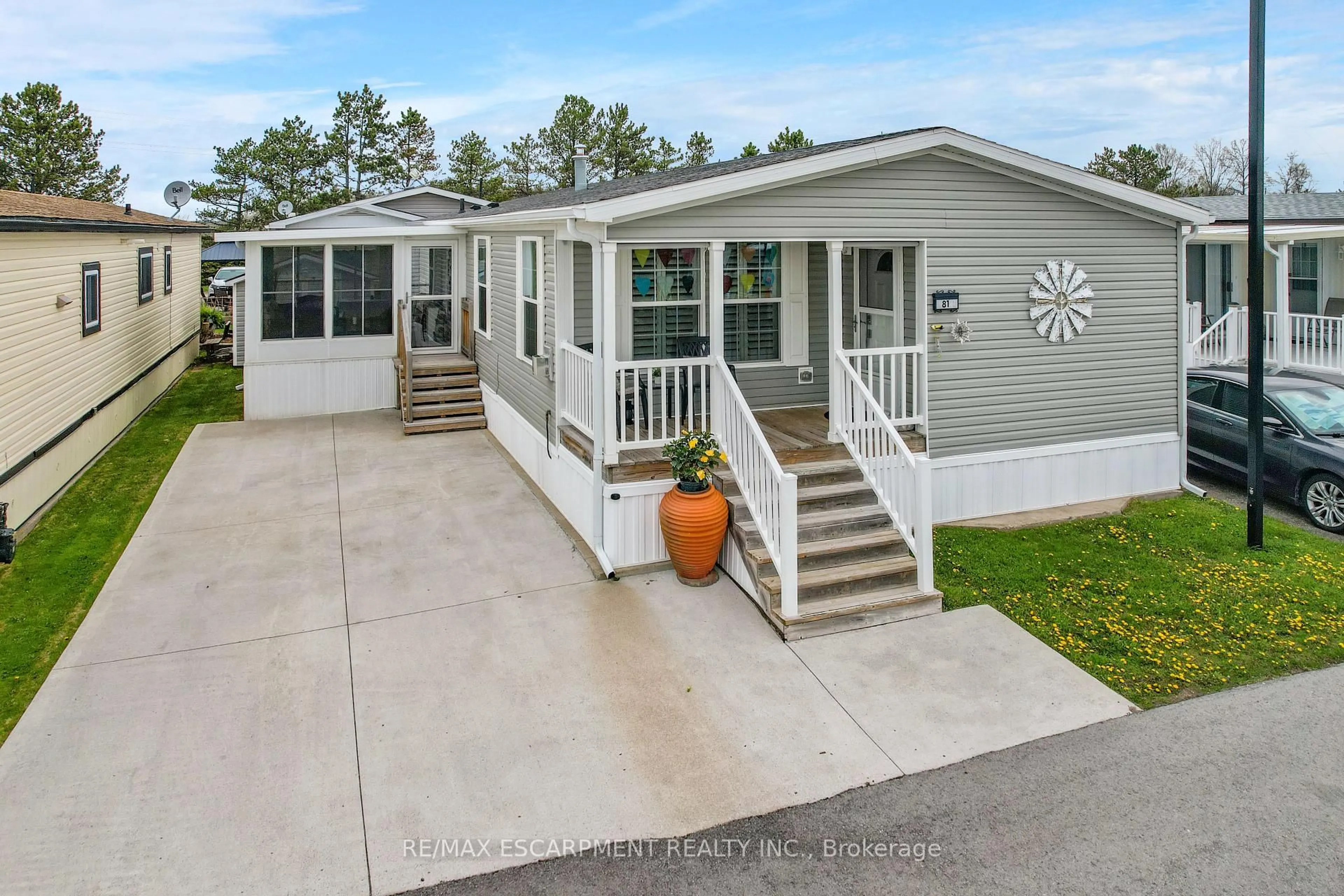 Home with vinyl exterior material, street for 3033 Townline Rd #81, Fort Erie Ontario L0S 1S1