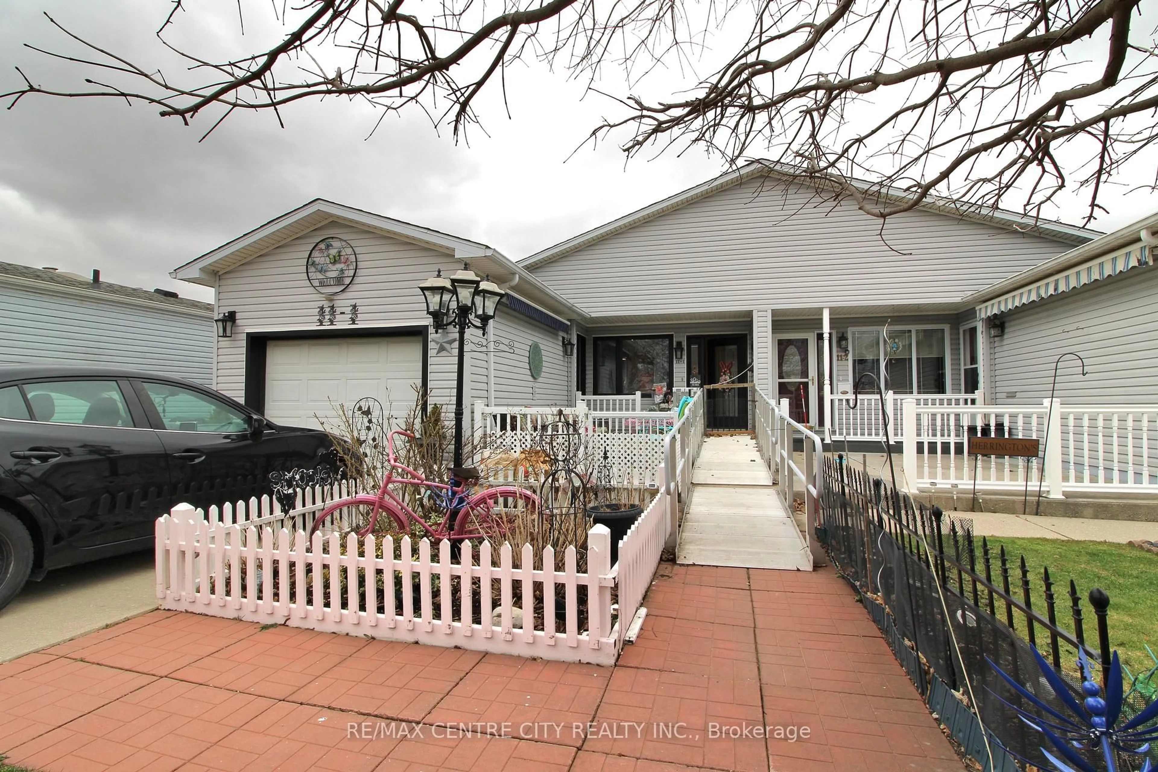 Unknown for 11 STEWART St, Strathroy Caradoc Ontario N7G 1A1