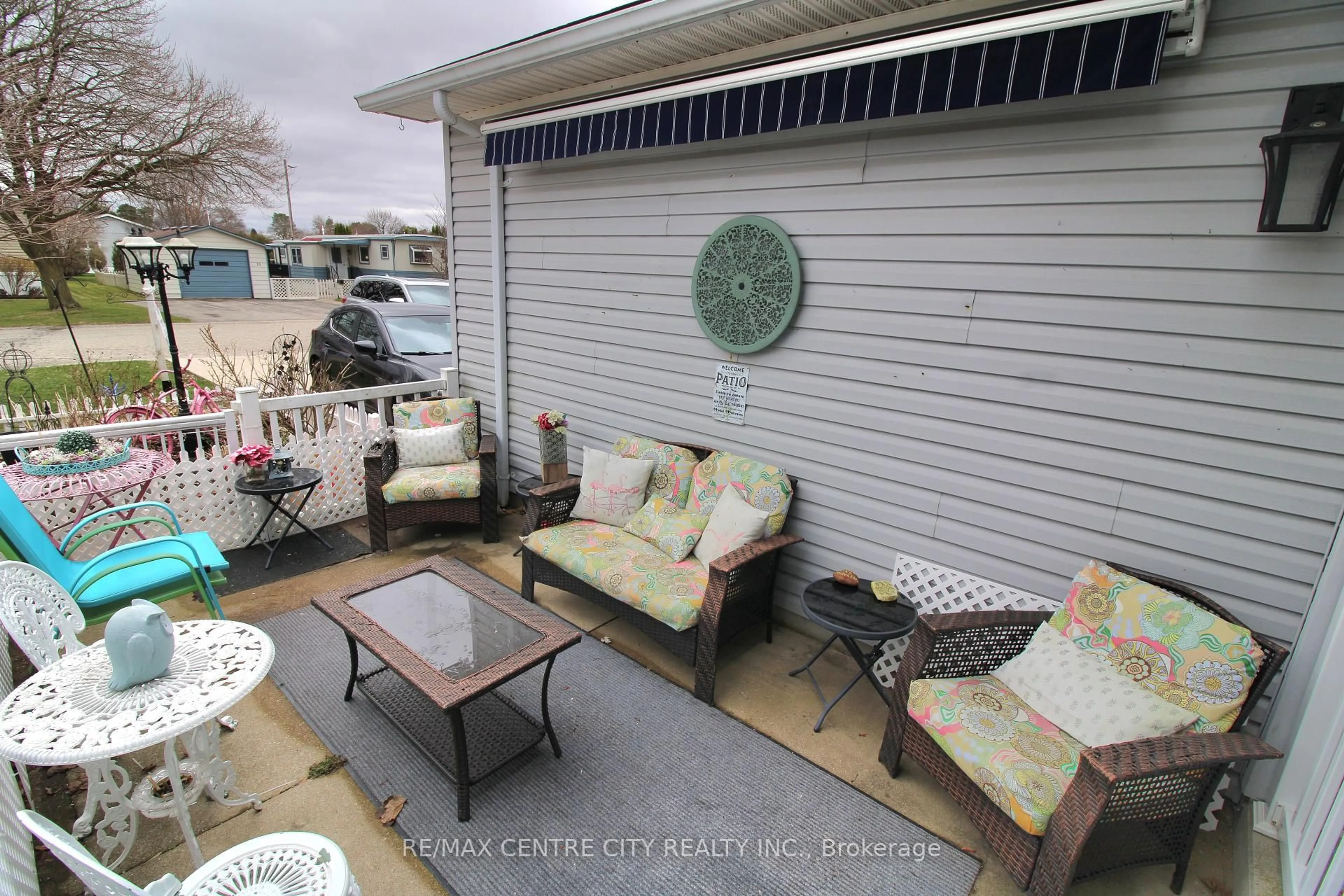 Patio, street for 11 STEWART St, Strathroy Caradoc Ontario N7G 1A1