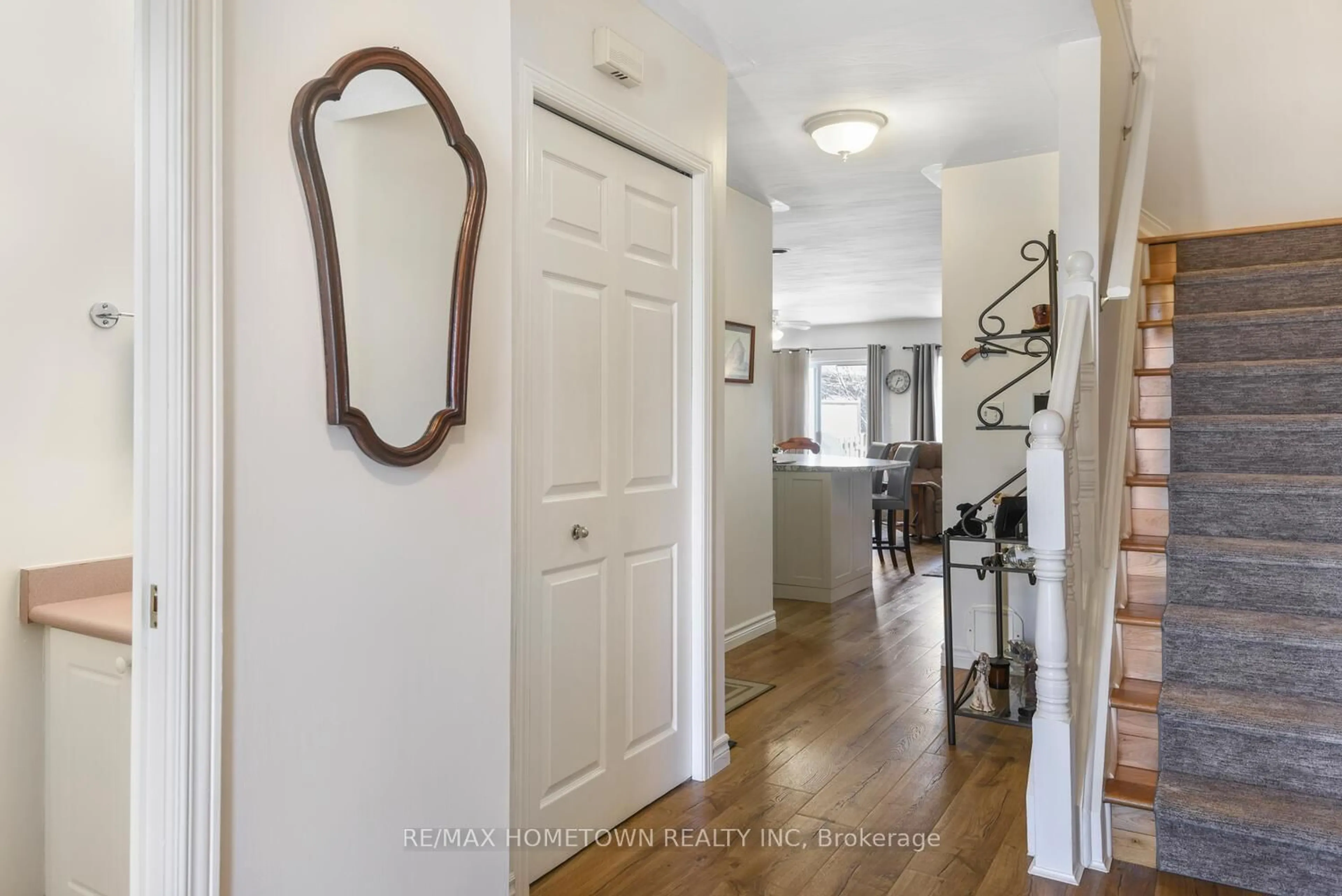 Indoor entryway for 254 Beley St, Brockville Ontario K6V 7J7