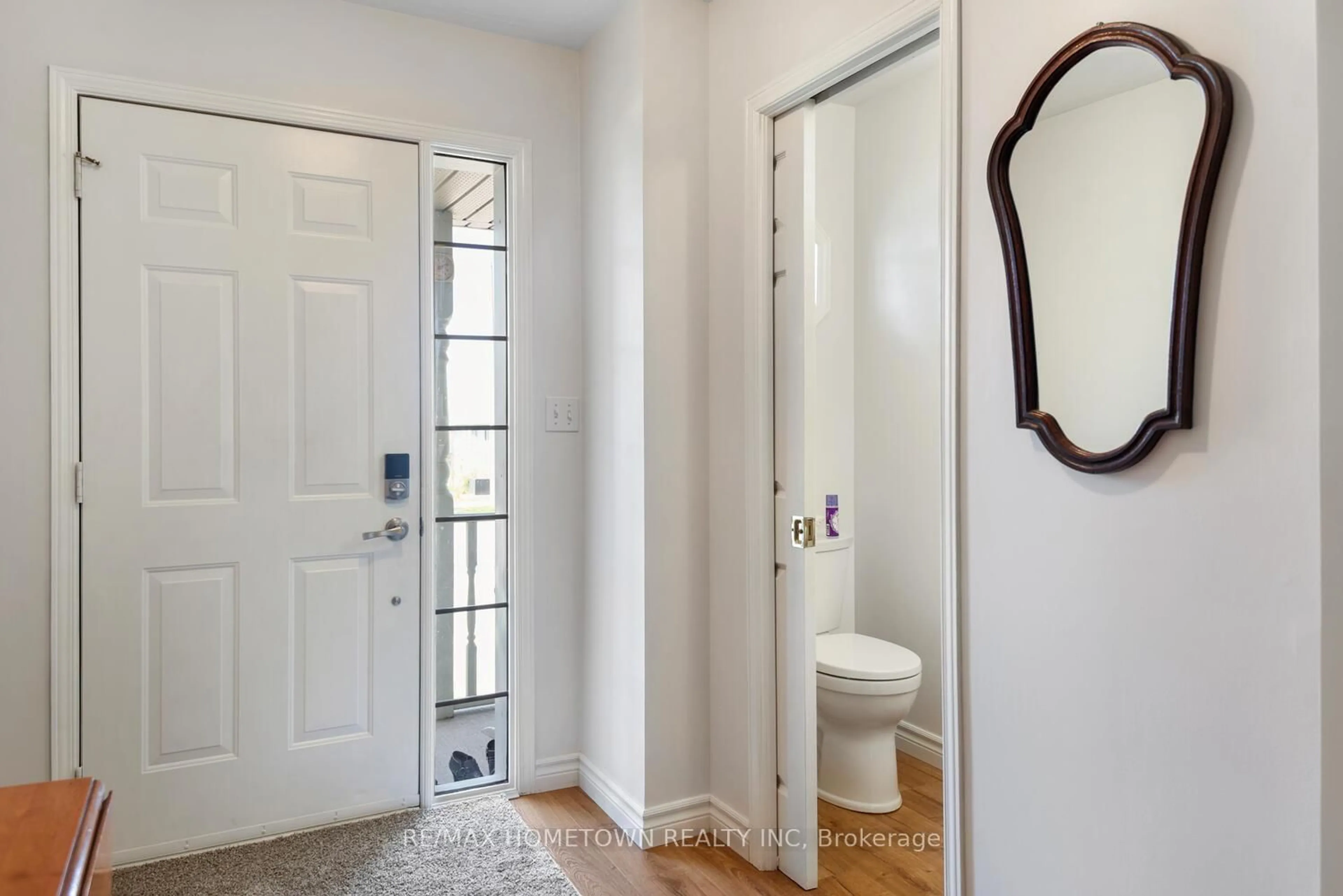 Indoor entryway for 254 Beley St, Brockville Ontario K6V 7J7