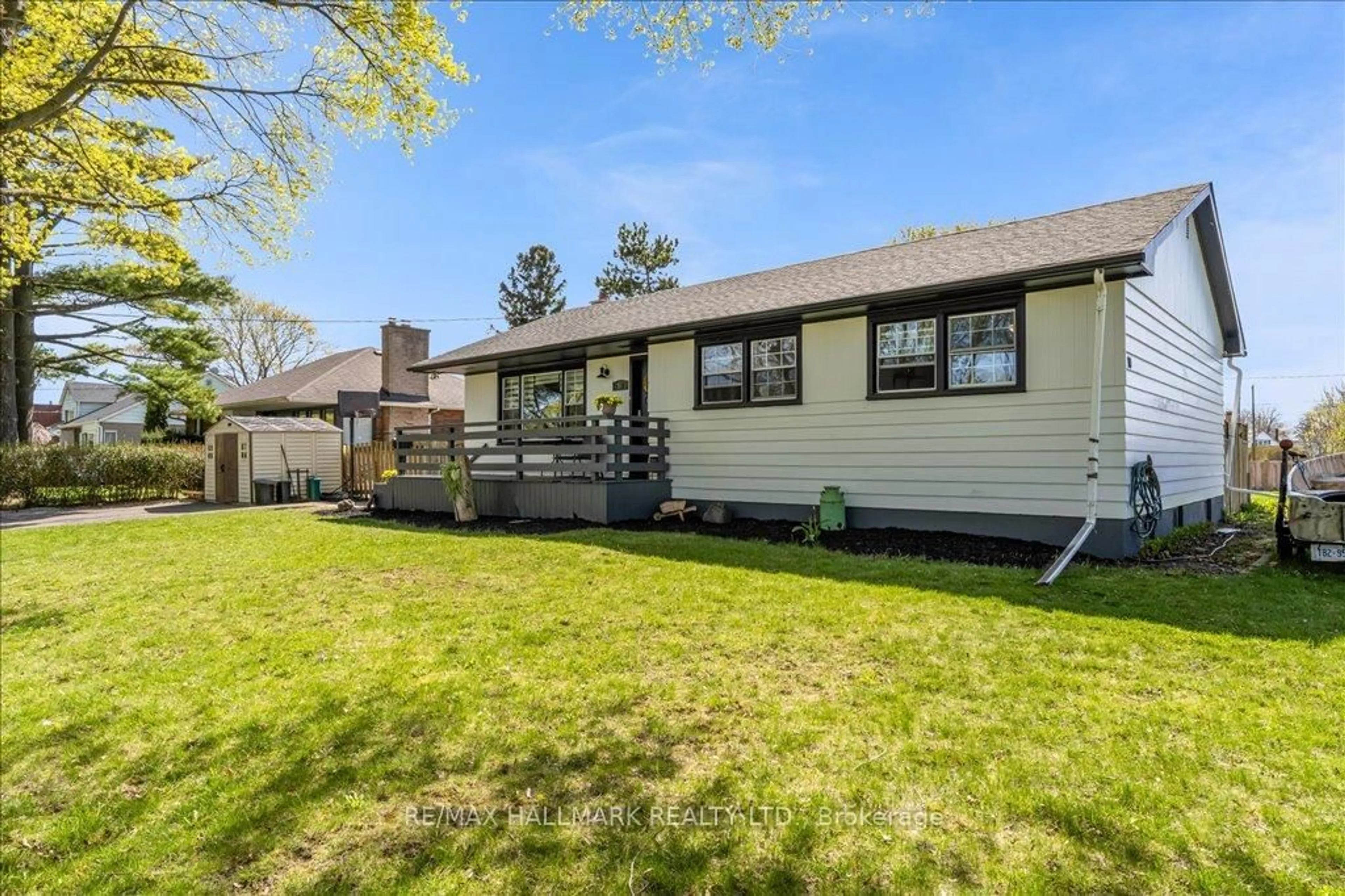 Unknown for 10 Cayuga St, St. Catharines Ontario L2R 1E6