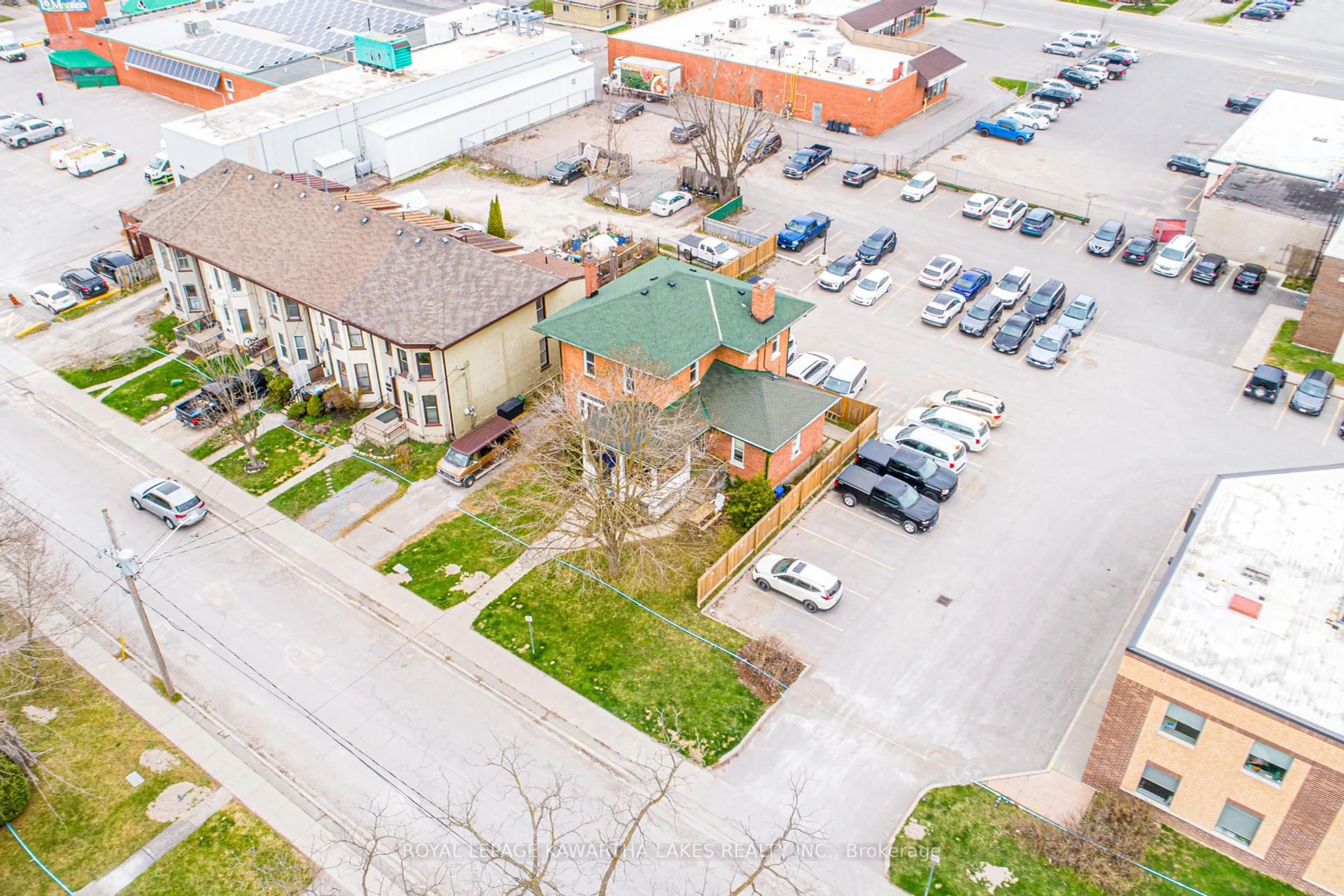 A pic from outside/outdoor area/front of a property/back of a property/a pic from drone, building for 6 Glenelg St, Kawartha Lakes Ontario K9V 2T8