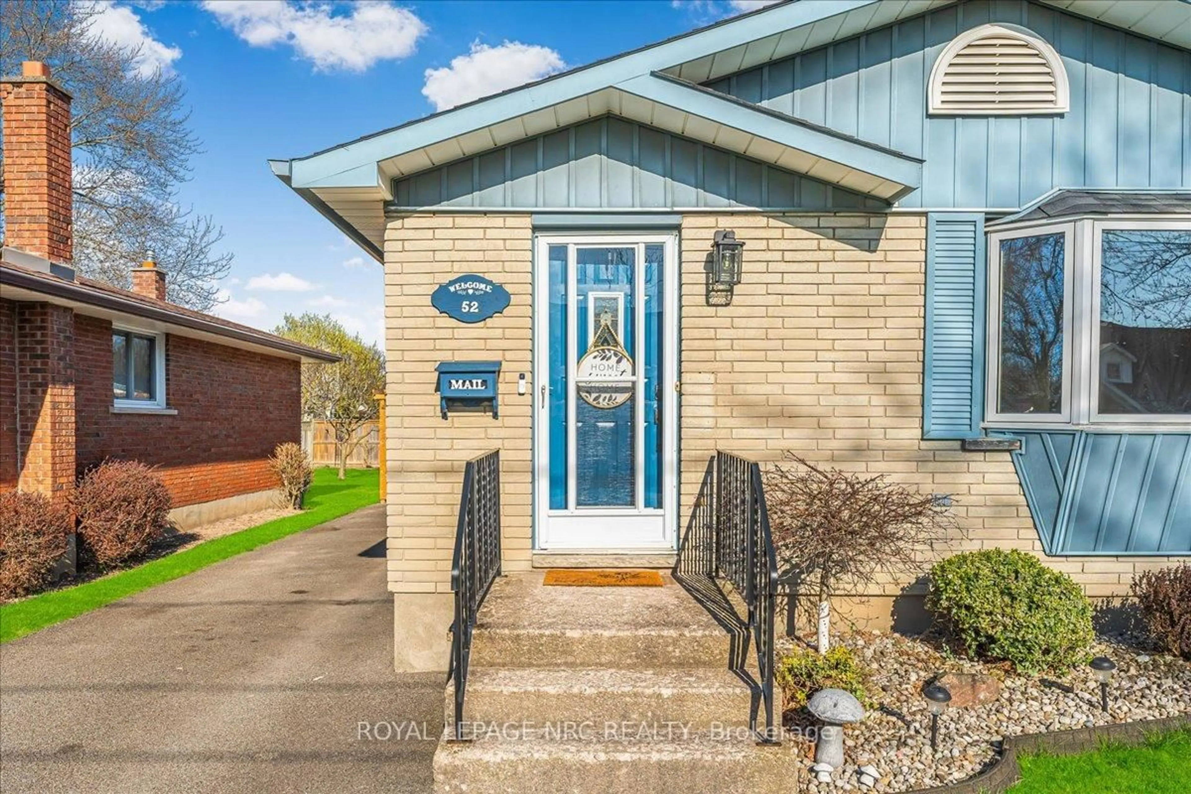 Home with brick exterior material, street for 52 Northhaven Rd, Welland Ontario L3C 1X1