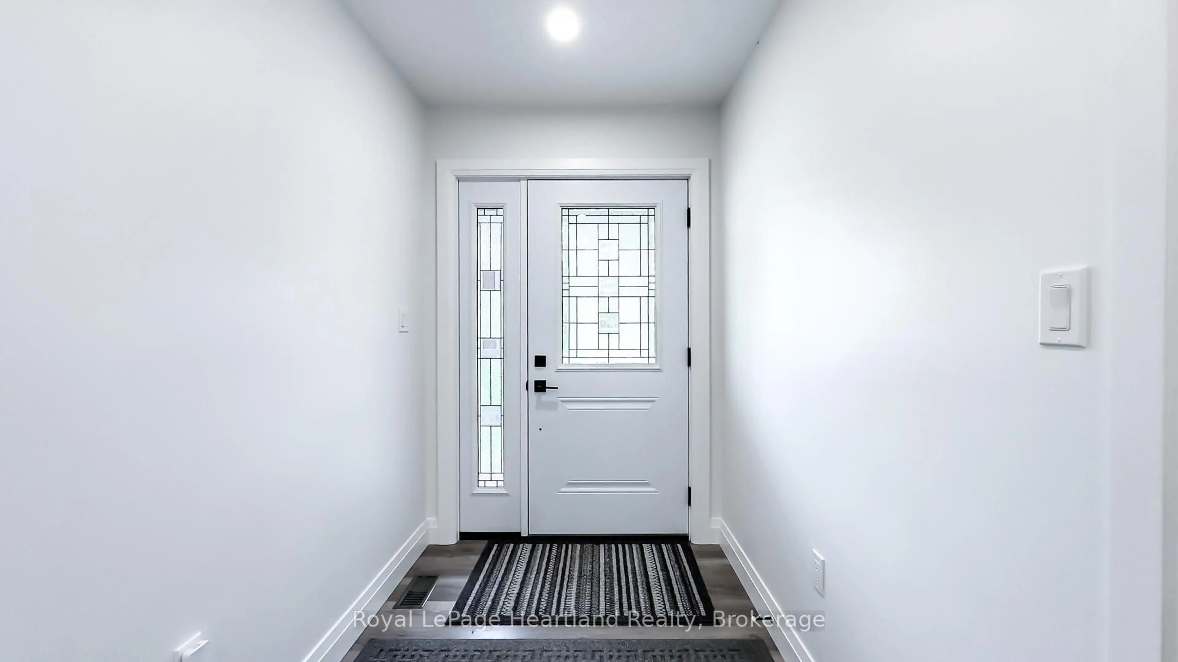 Indoor entryway for 86 Osborne St, Central Huron Ontario L0M 1L0