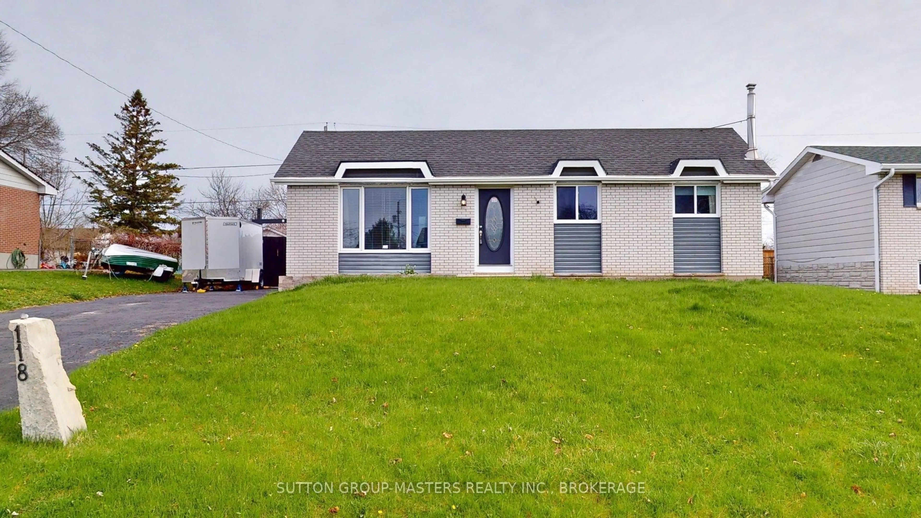 A pic from outside/outdoor area/front of a property/back of a property/a pic from drone, street for 118 Harvard Pl, Loyalist Ontario K7N 1J6