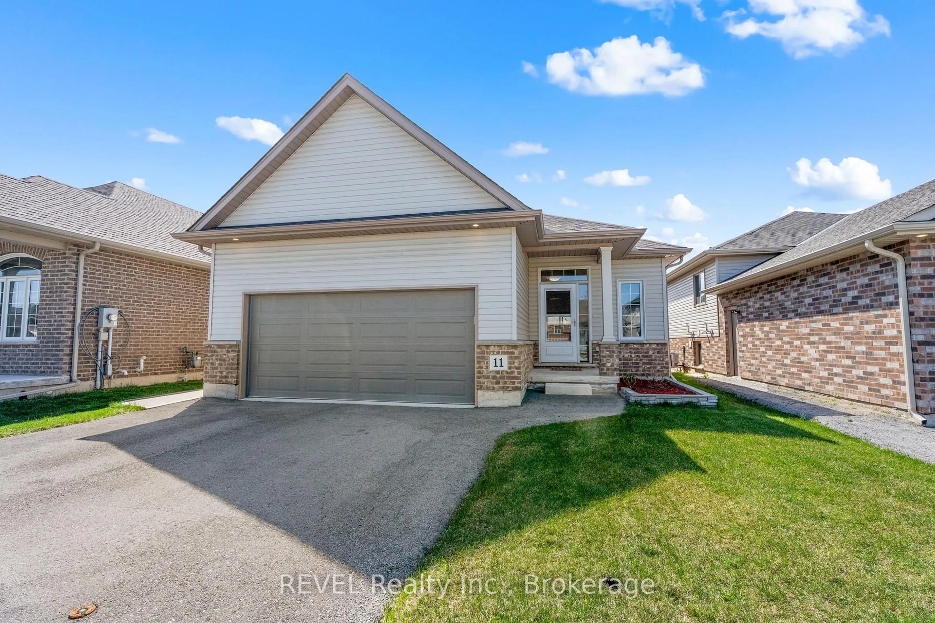 Home with brick exterior material, street for 11 Berkshire Dr, St. Catharines Ontario L2M 0C2
