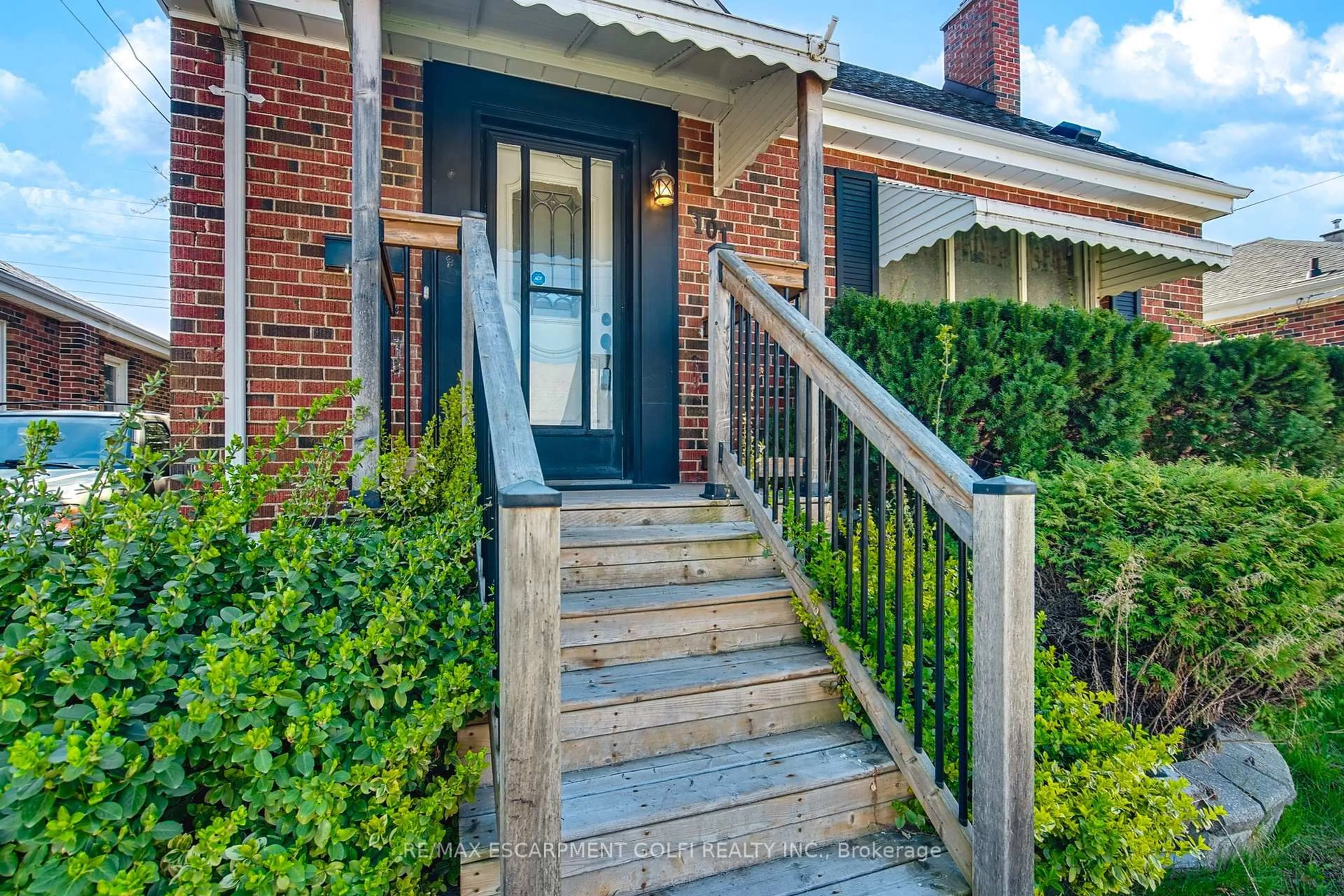 Home with brick exterior material, street for 101 ABERFOYLE Ave, Hamilton Ontario L8K 4S1