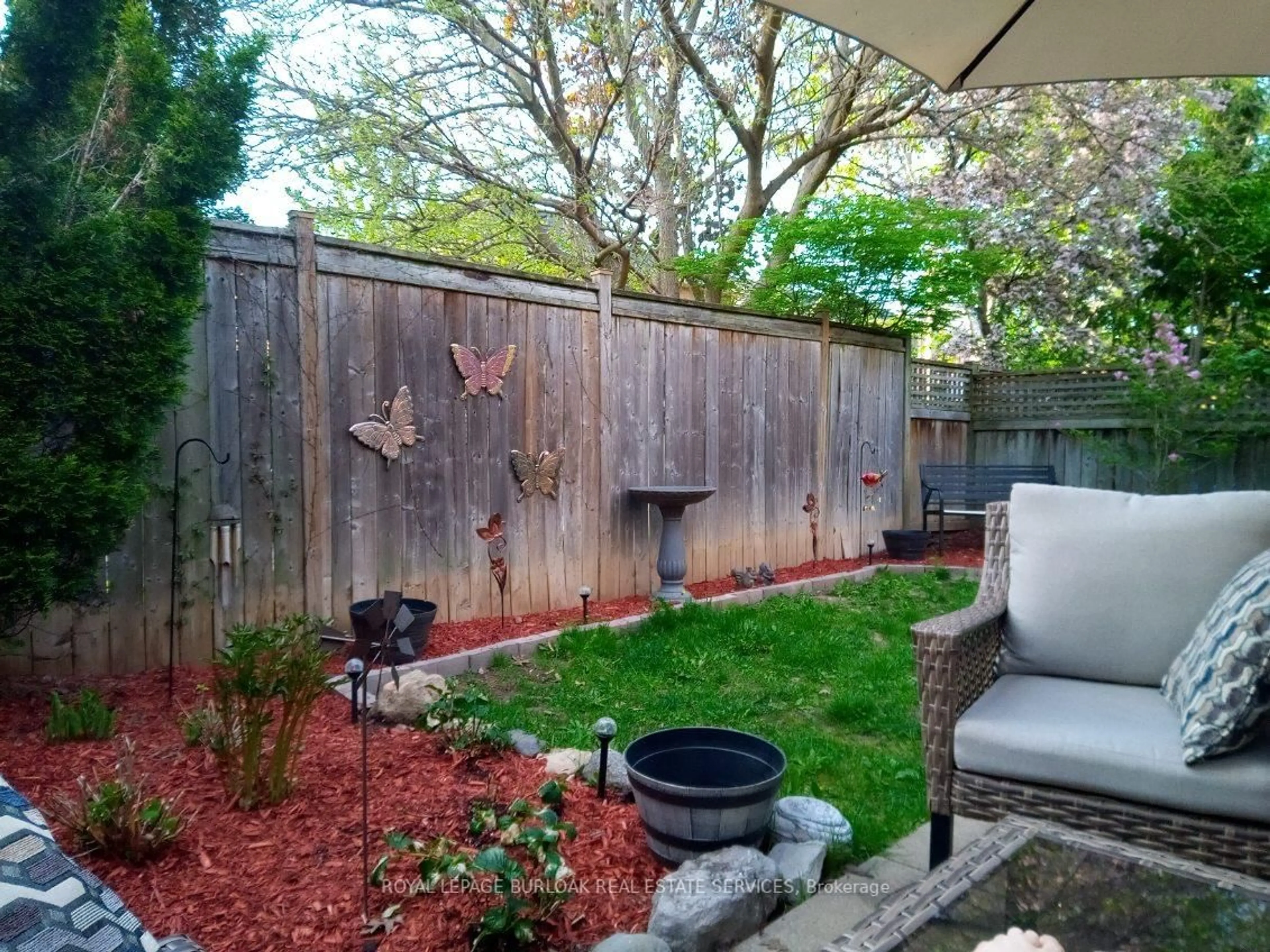 Patio, street for 67 Harnesworth Cres, Hamilton Ontario L0R 2H6