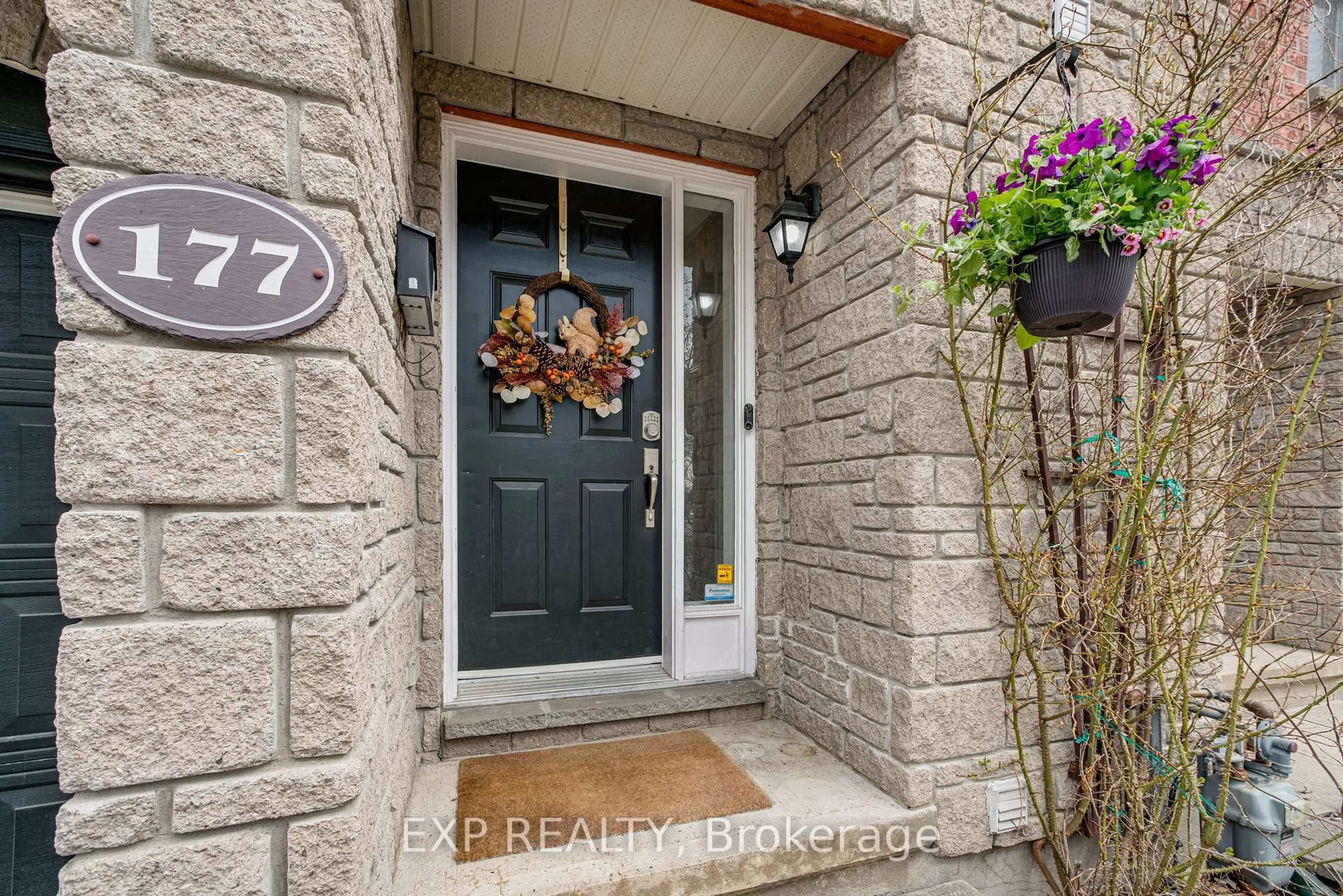 Indoor entryway for 177 Arcola Private, Ottawa Ontario K1K 4W9