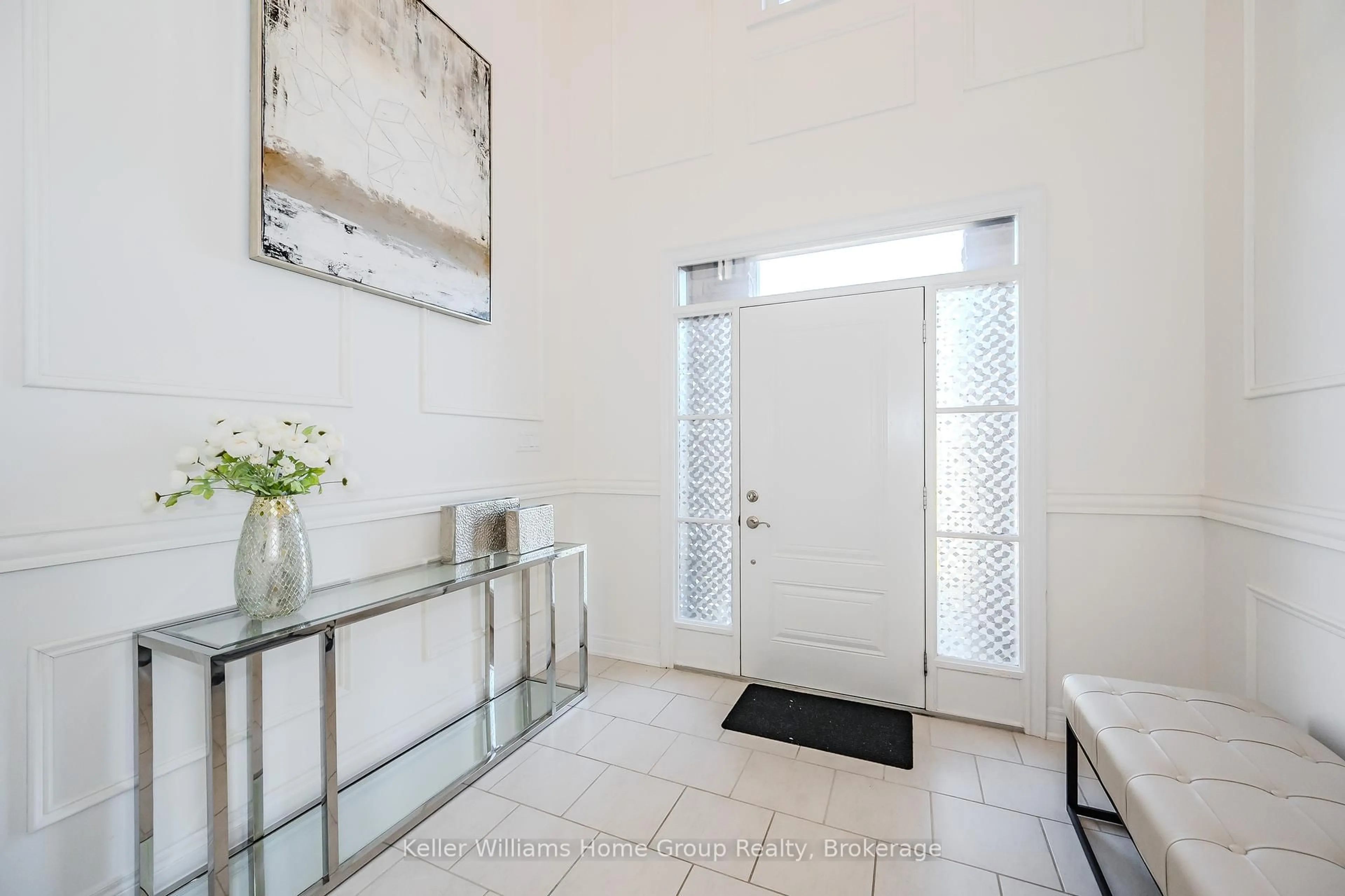 Indoor entryway for 80 MCCANN St, Guelph Ontario N1L 1H6