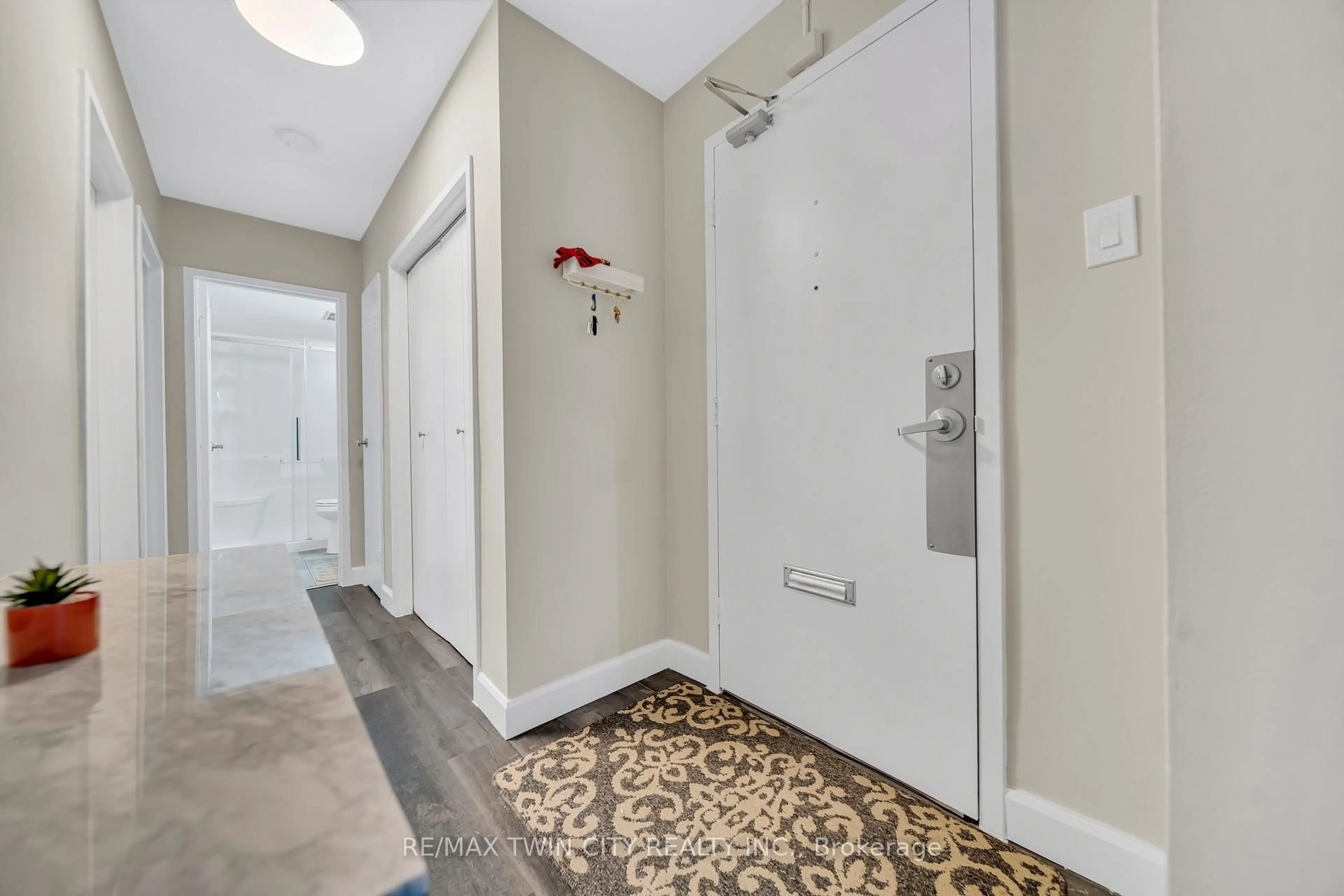 Indoor entryway for 24 Midland Dr #701, Kitchener Ontario N2A 2A8