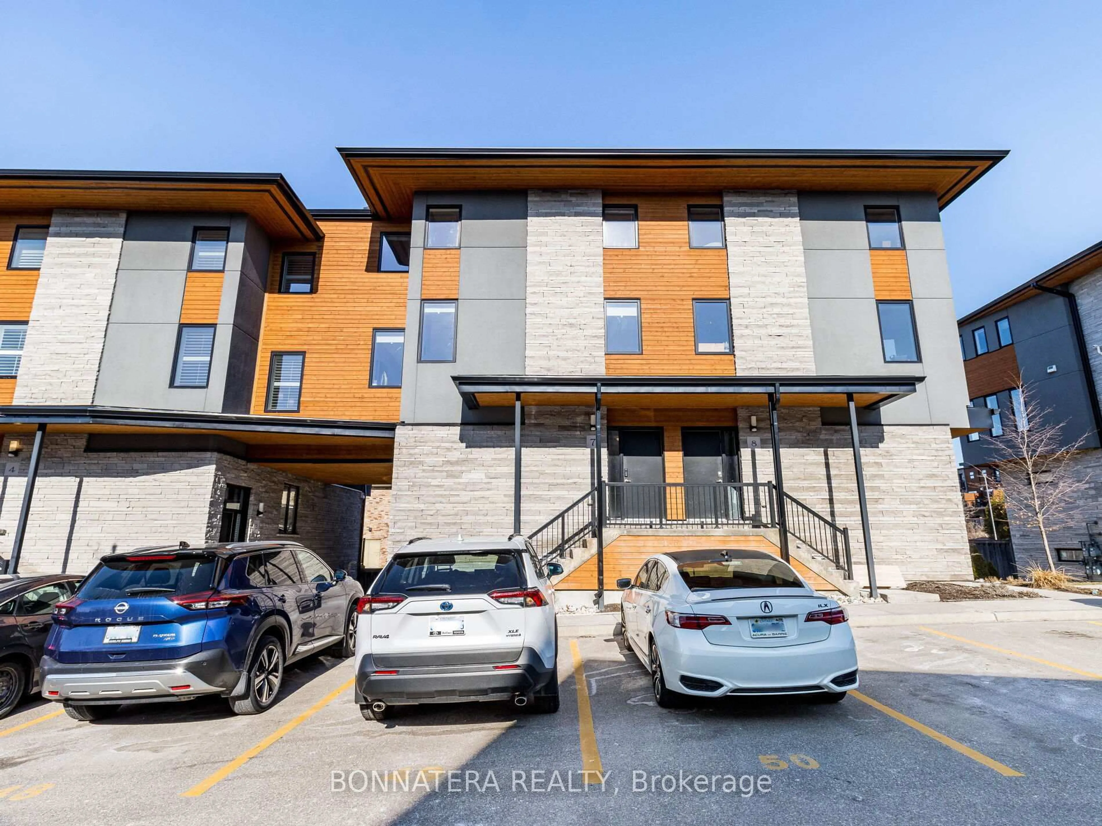 Unknown for 32 ARKELL Rd #7, Guelph Ontario N1G 5E7