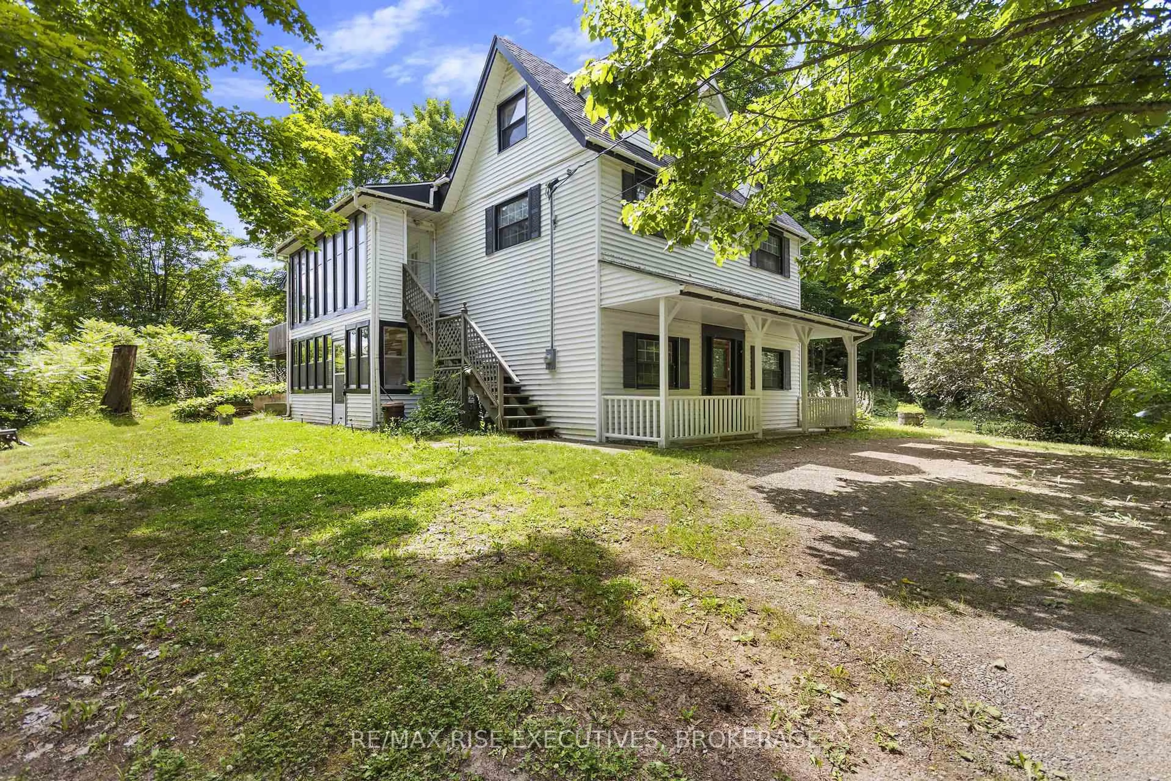 A pic from outside/outdoor area/front of a property/back of a property/a pic from drone, building for 1349 RIDGE Rd, Seeley's Bay Ontario K0H 2N0