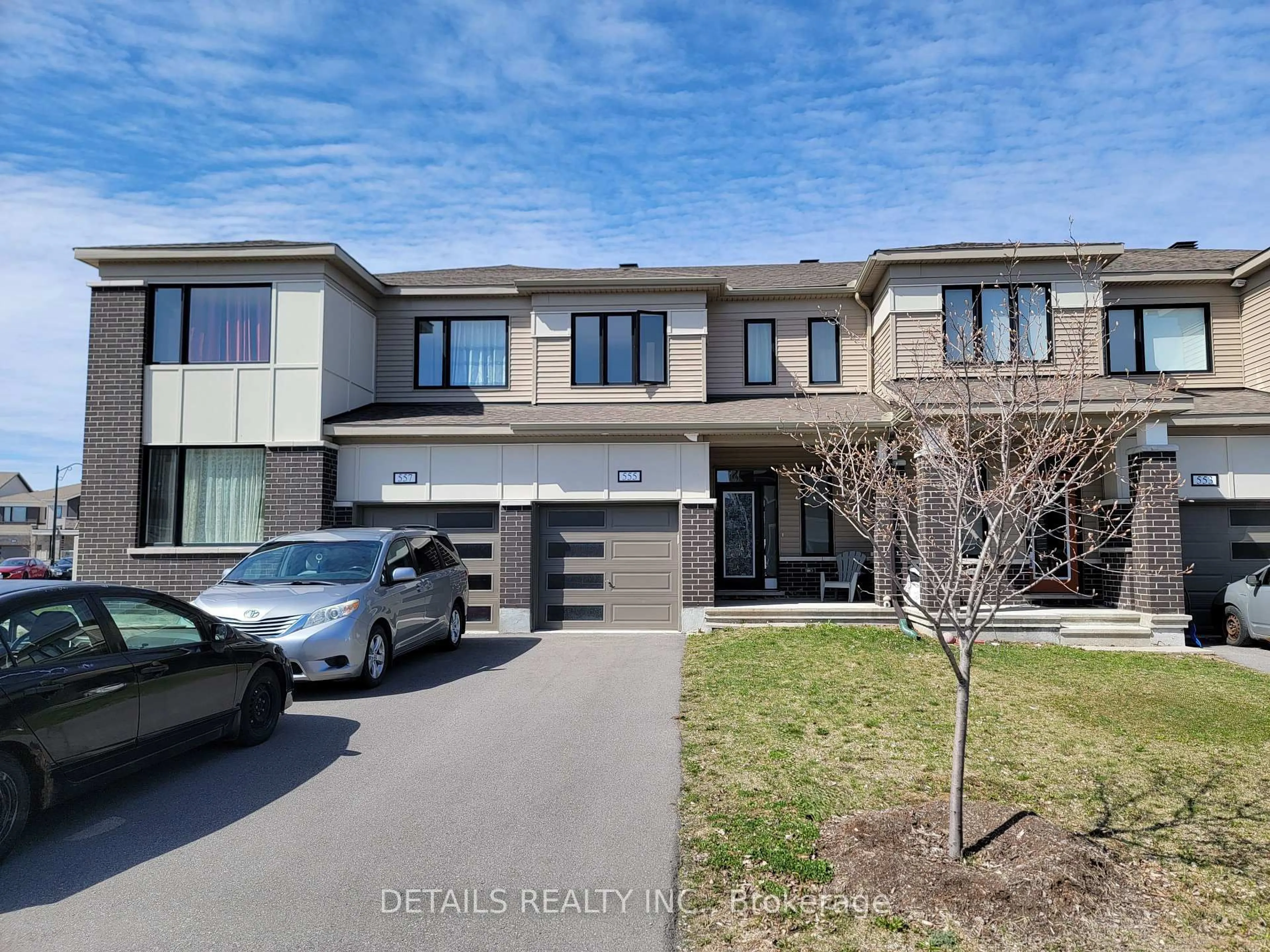A pic from outside/outdoor area/front of a property/back of a property/a pic from drone, street for 555 Arosa Way, Ottawa Ontario K2V 0R8