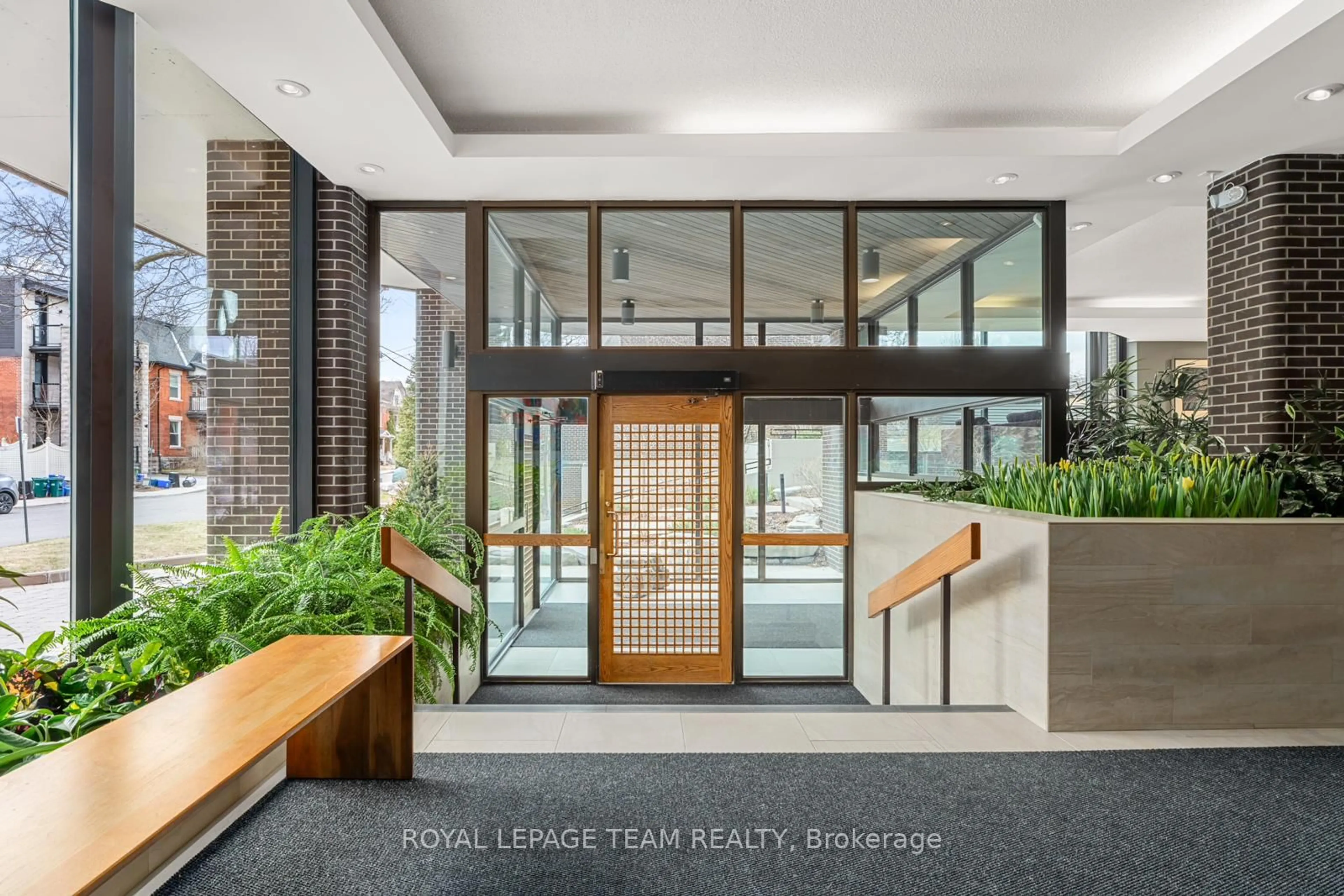 Indoor entryway for 300 Queen Elizabeth Dr #3D, Ottawa Ontario K1S 3M6