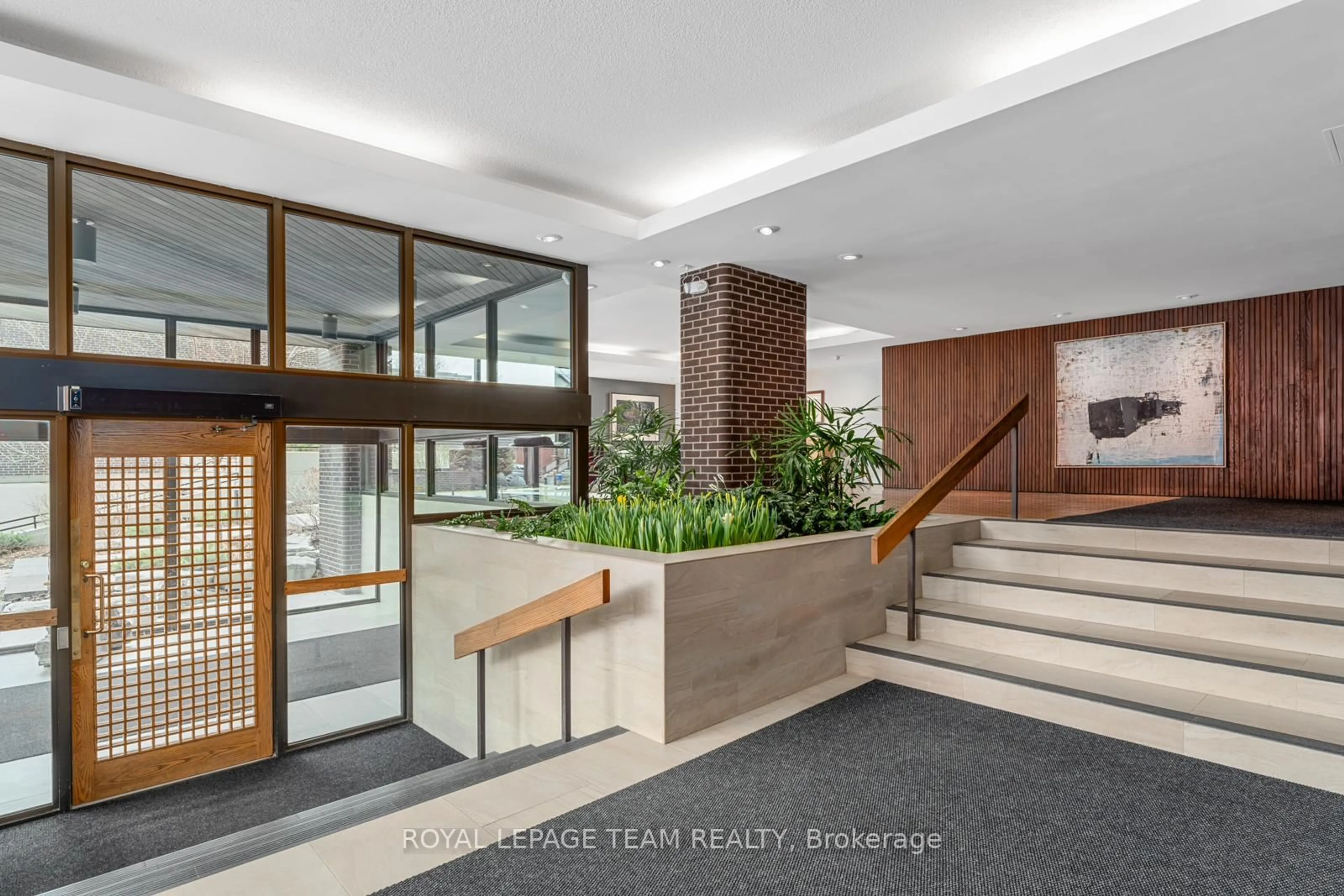 Indoor foyer for 300 Queen Elizabeth Dr #3D, Ottawa Ontario K1S 3M6