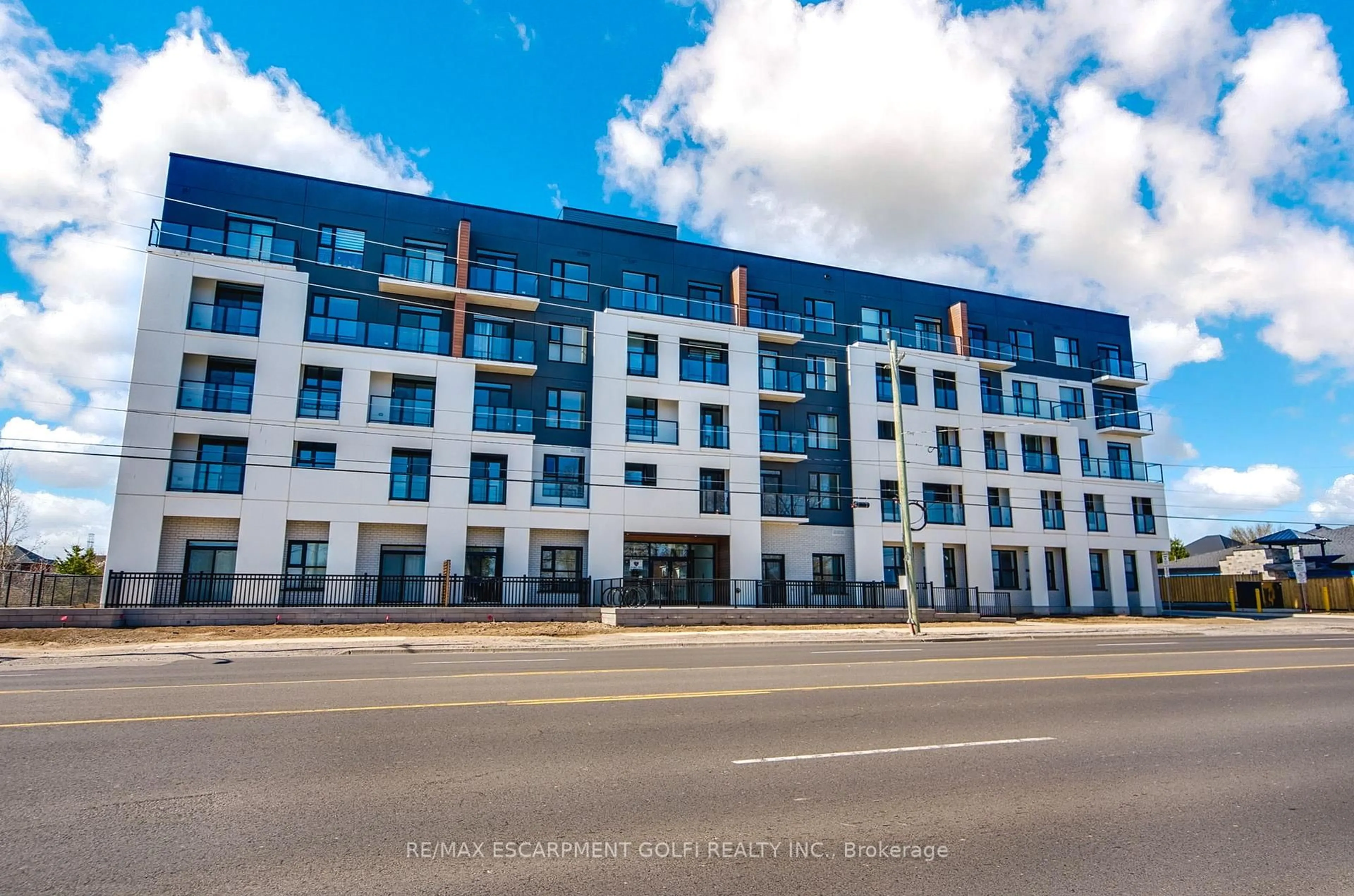 Unknown for 1936 RYMAL Rd #105, Hamilton Ontario L0R 1P0