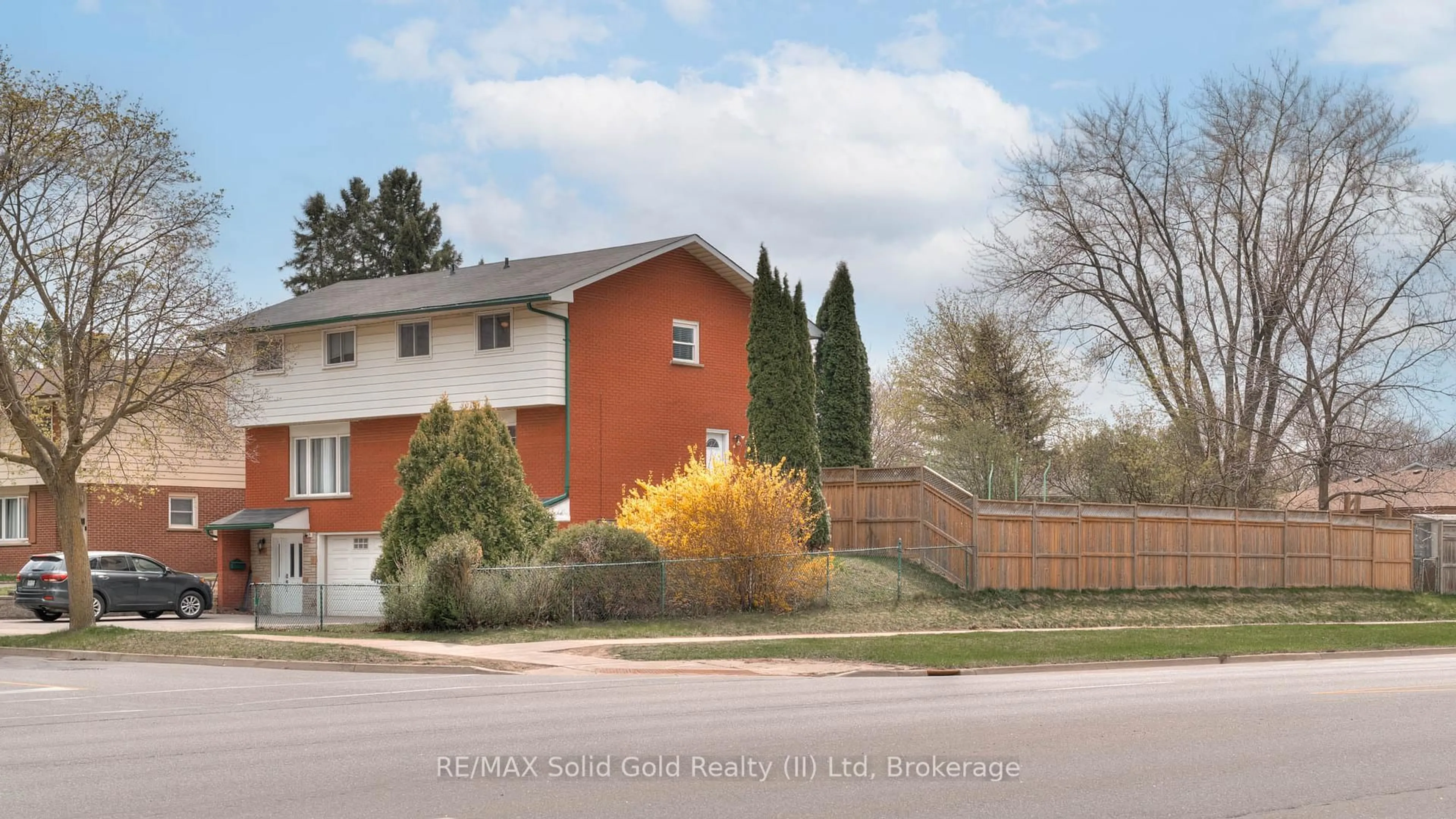 Unknown for 3 Shaftsbury Dr, Kitchener Ontario N2A 1N4