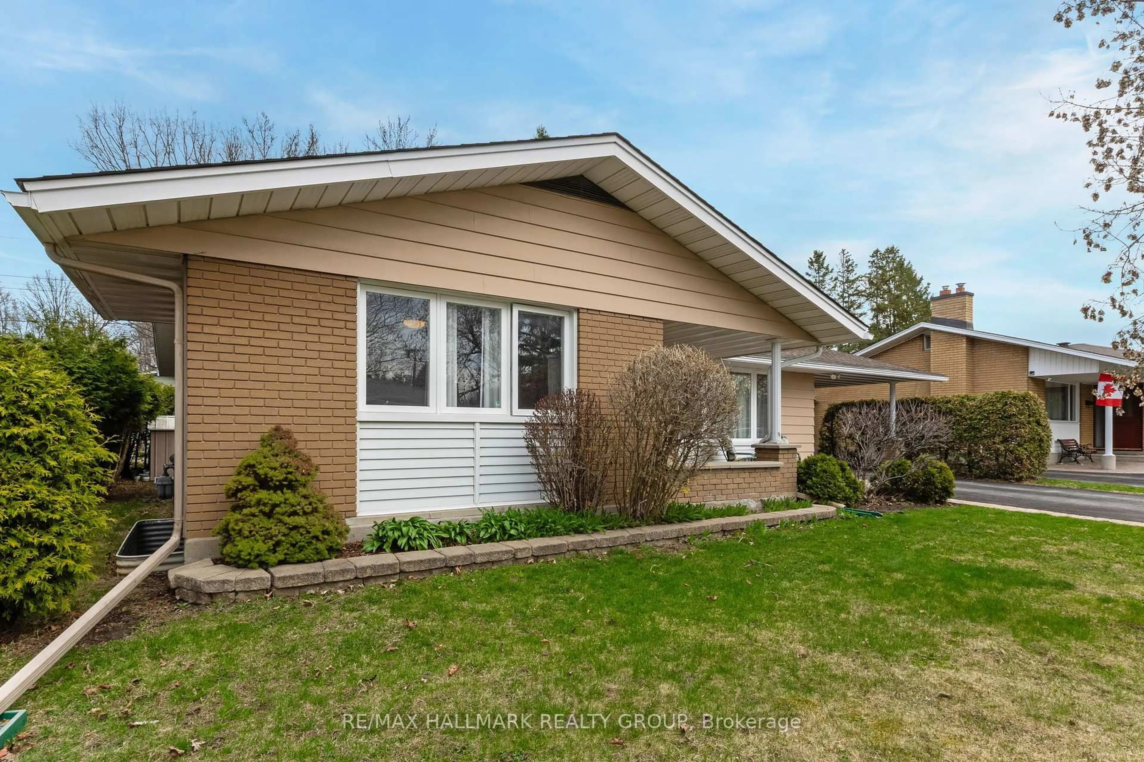 Home with brick exterior material, street for 1055 Wiseman Cres, Ottawa Ontario K1V 8J3