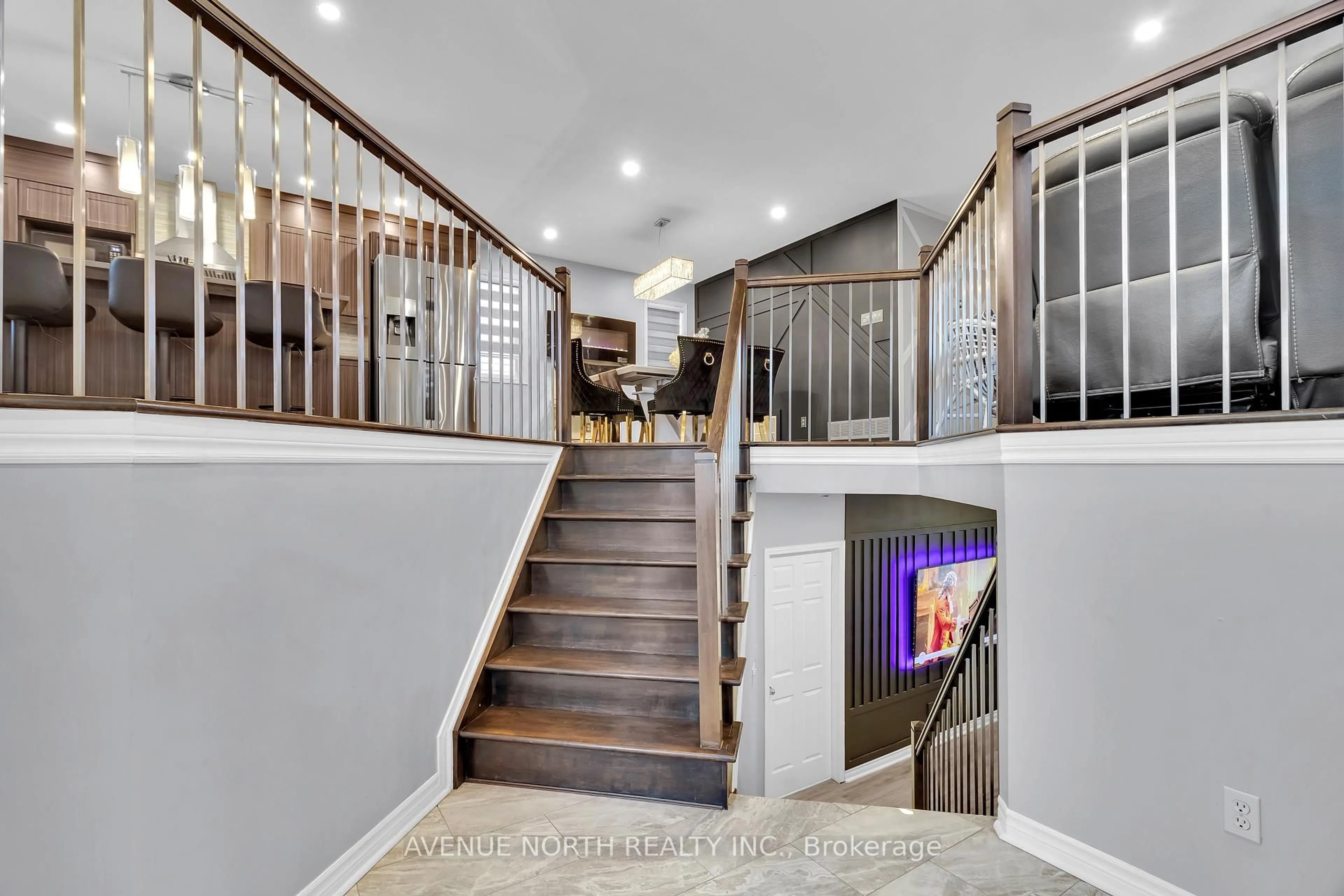 Indoor entryway for 1511 Rumford Dr, Ottawa Ontario K4A 4B7