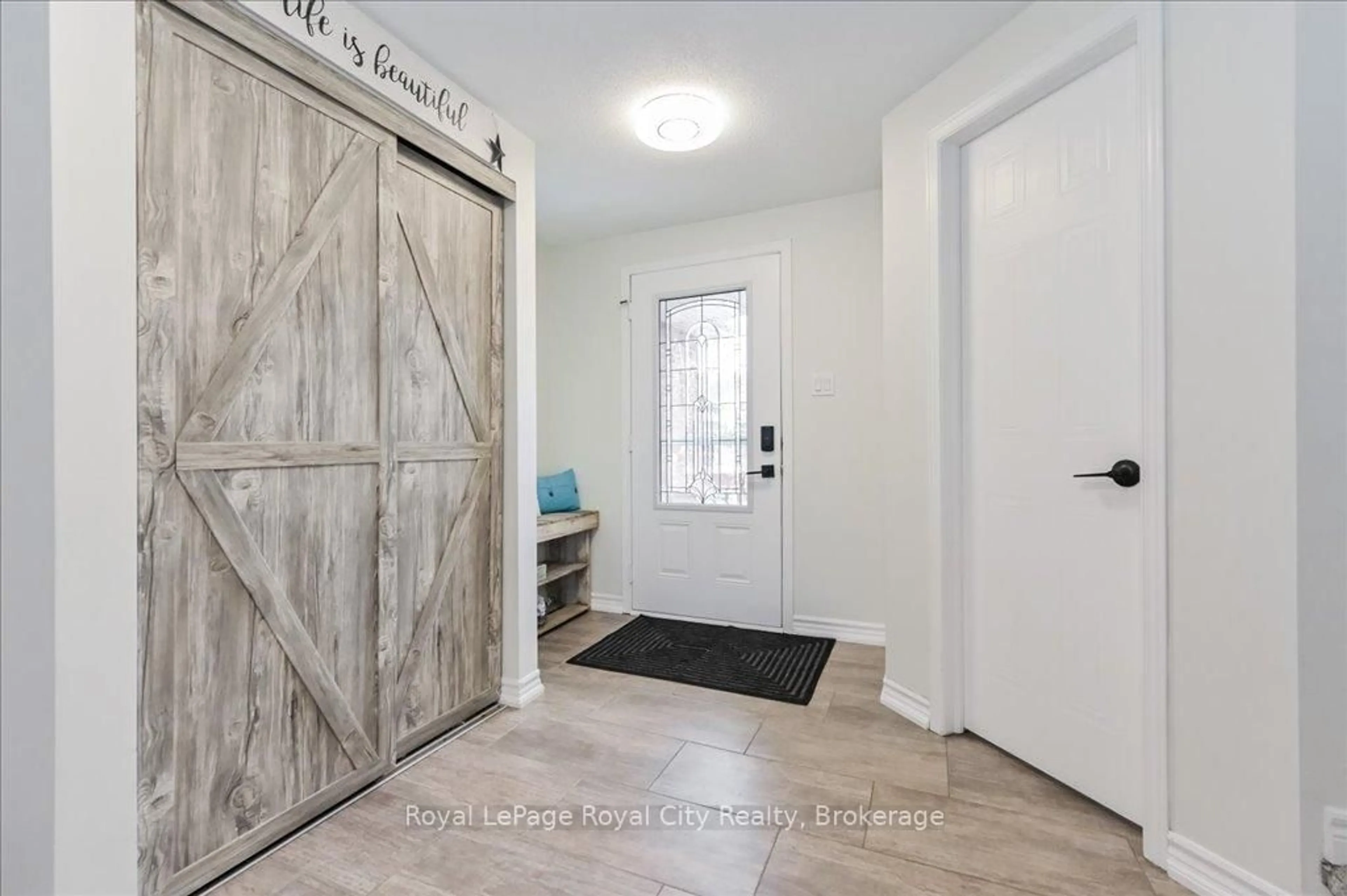 Indoor entryway for 164 Tait Cres, Centre Wellington Ontario N1M 3P5