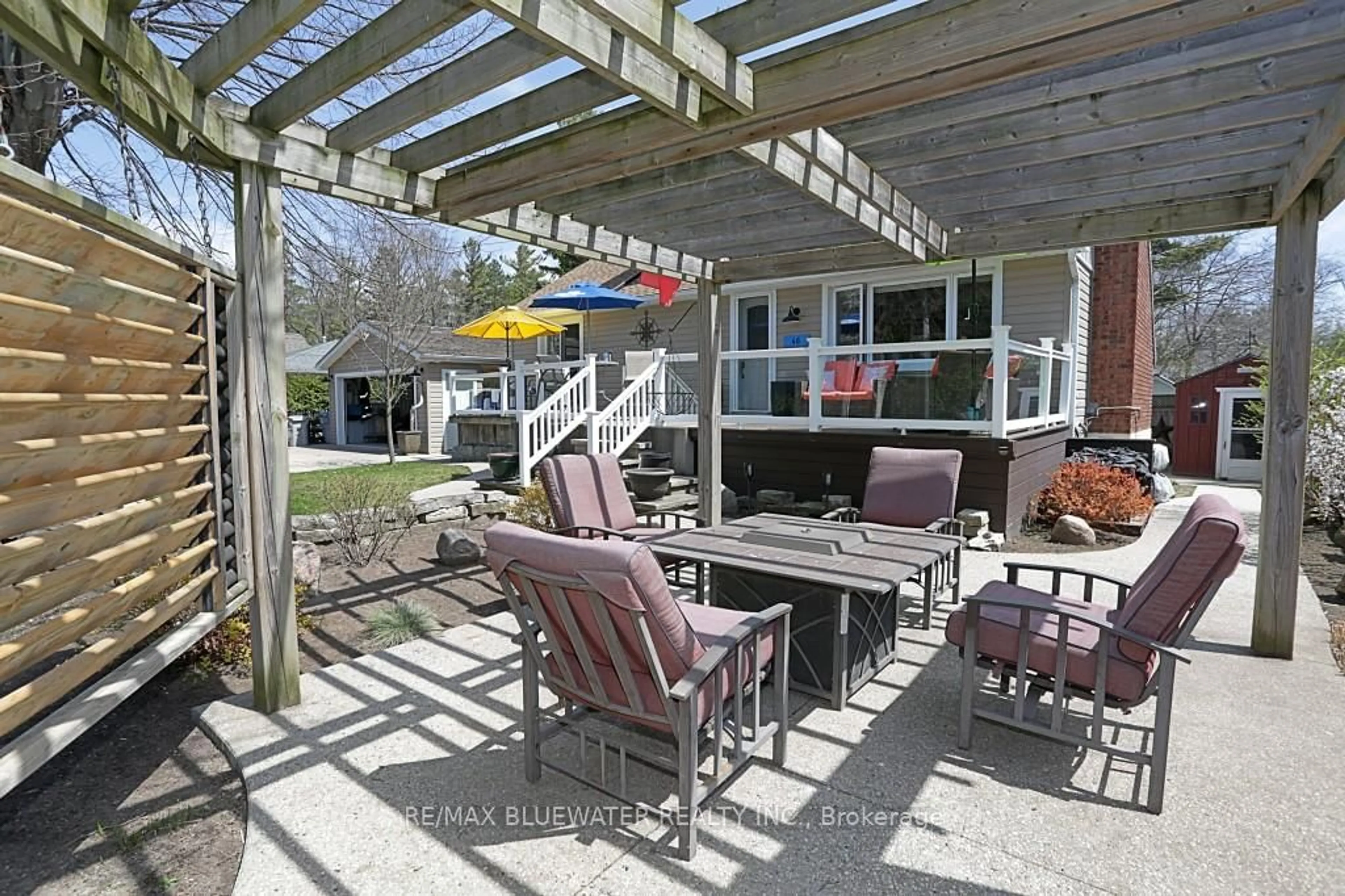 Patio, street for 46 Hill St, Lambton Shores Ontario N0M 1T0