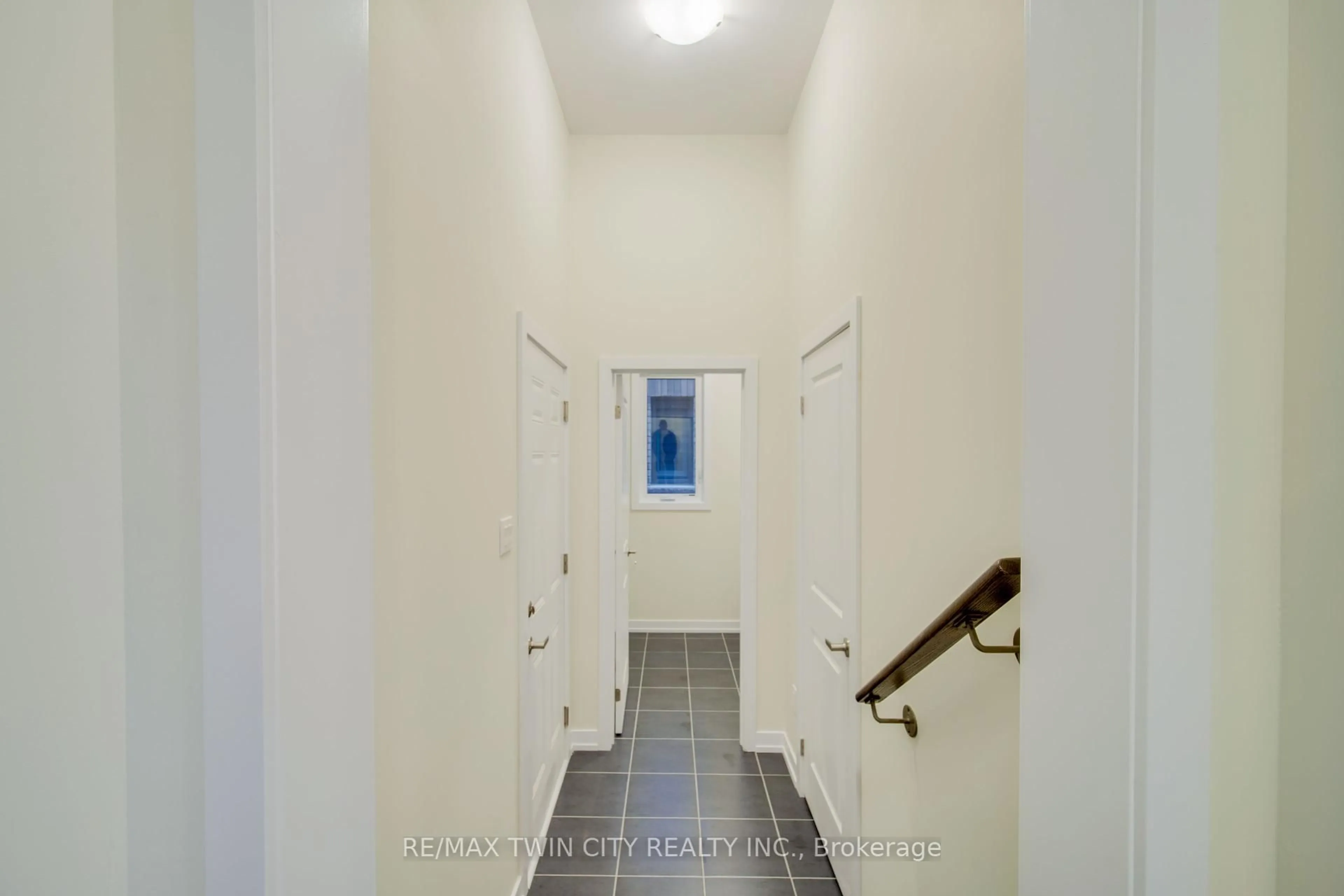 Indoor entryway for 129 Lumb Dr, Cambridge Ontario N1T 0E7