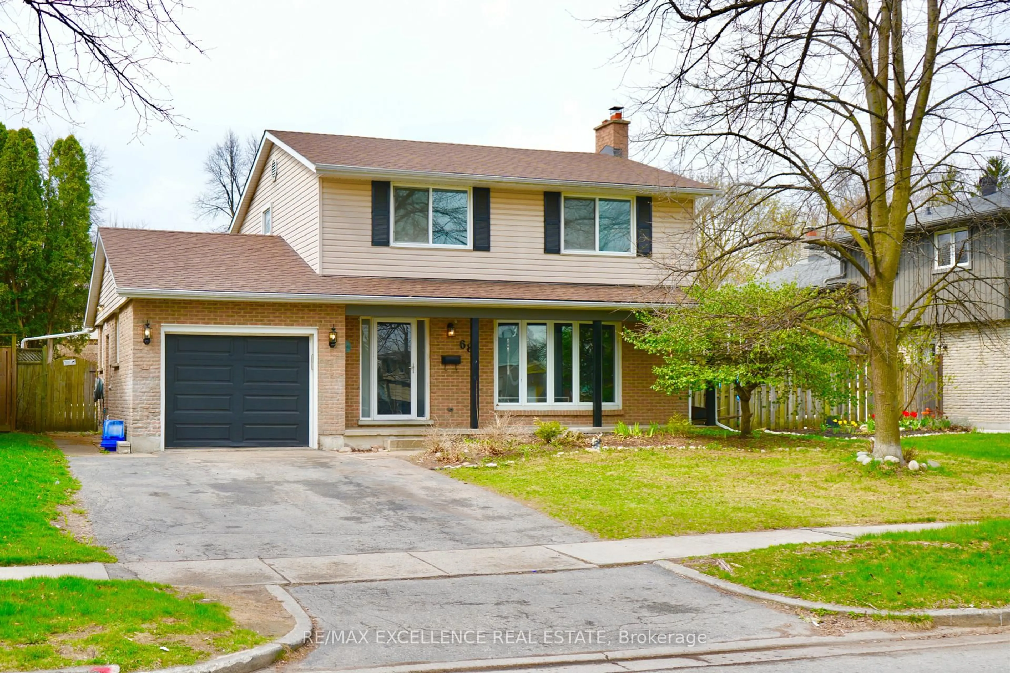 Home with brick exterior material, street for 68 Parkview Cres, Kitchener Ontario N2A 1L9