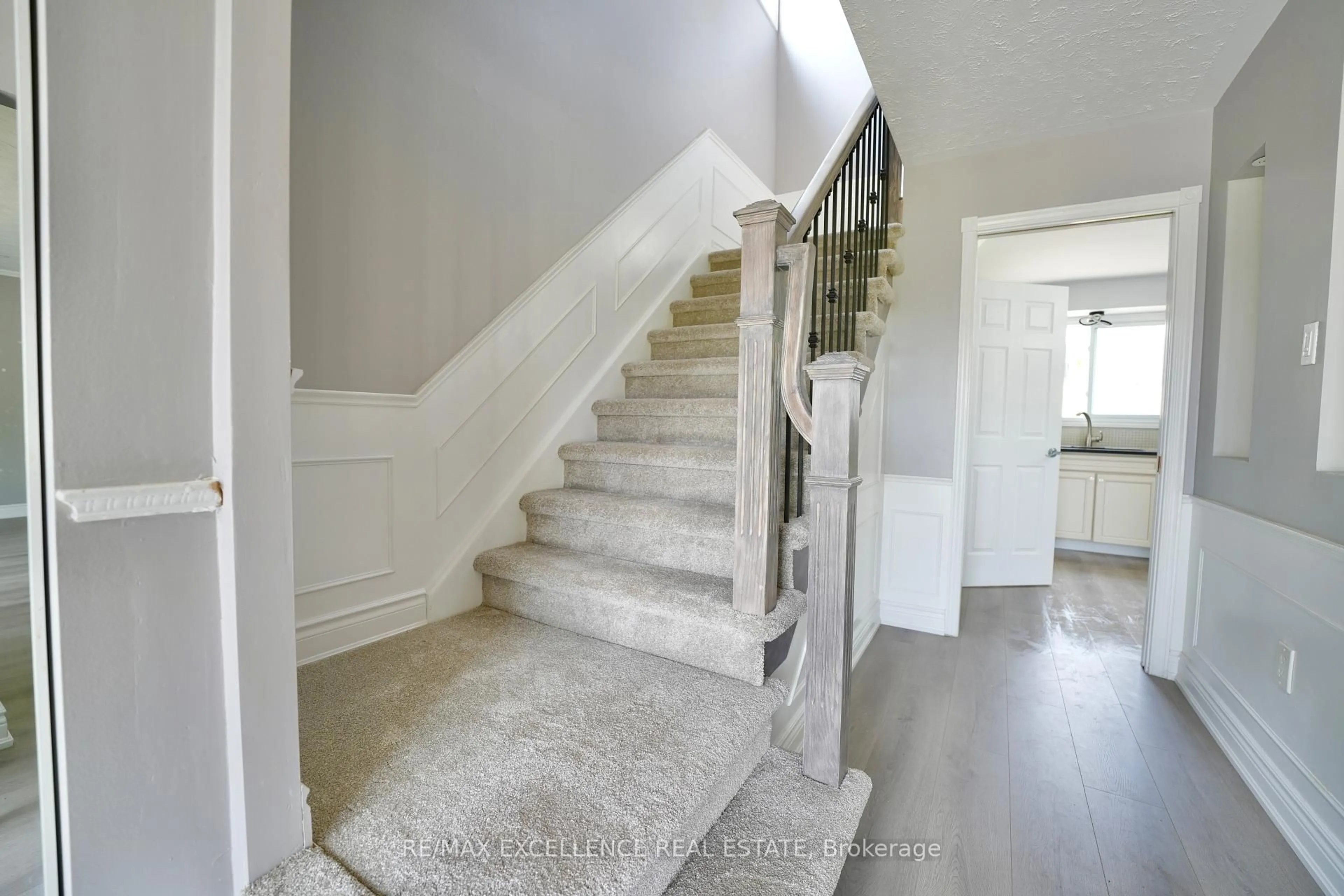 Stairs for 68 Parkview Cres, Kitchener Ontario N2A 1L9