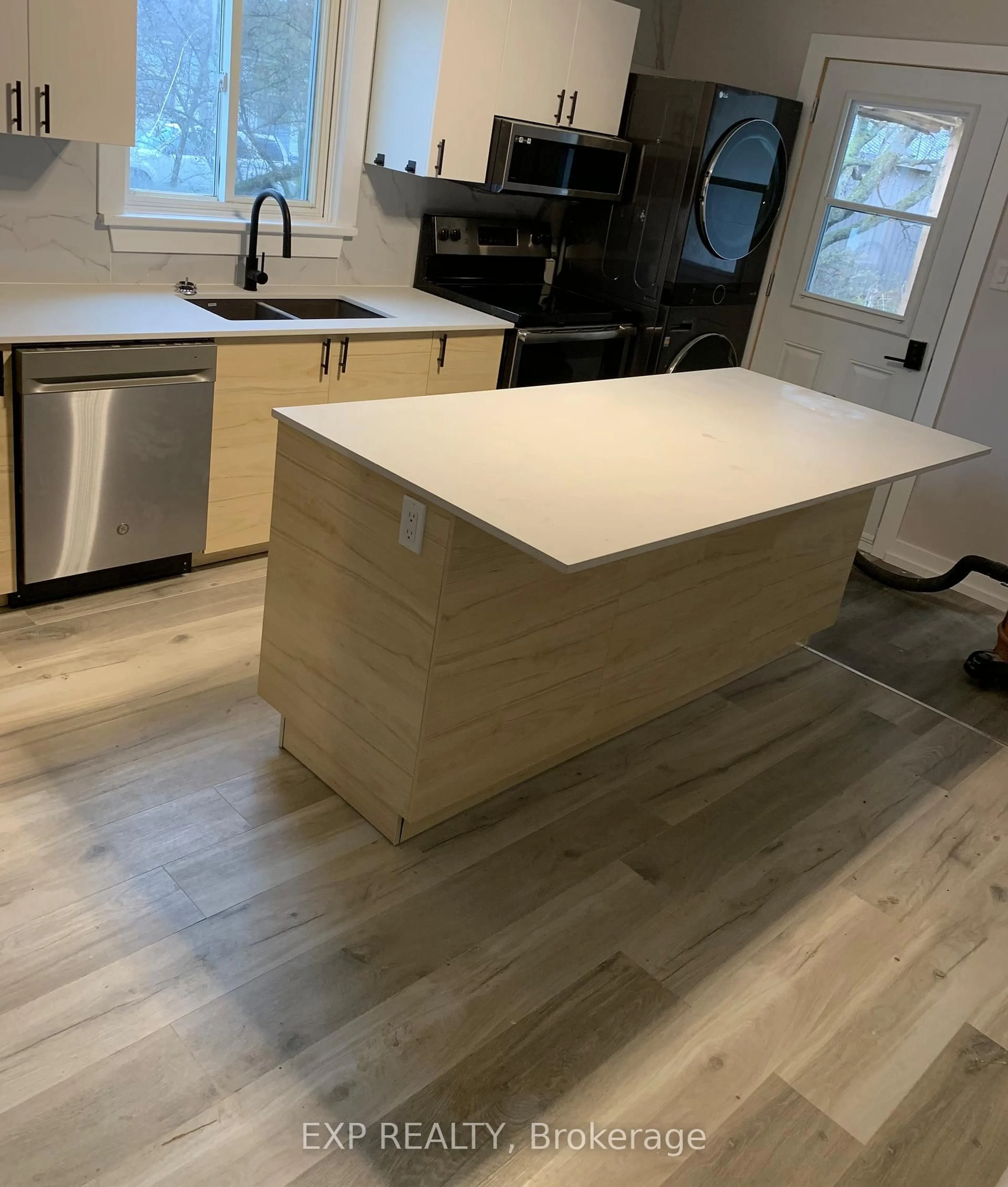 Open concept kitchen, unknown for 460 REGENT St, Hawkesbury Ontario K6A 1G3