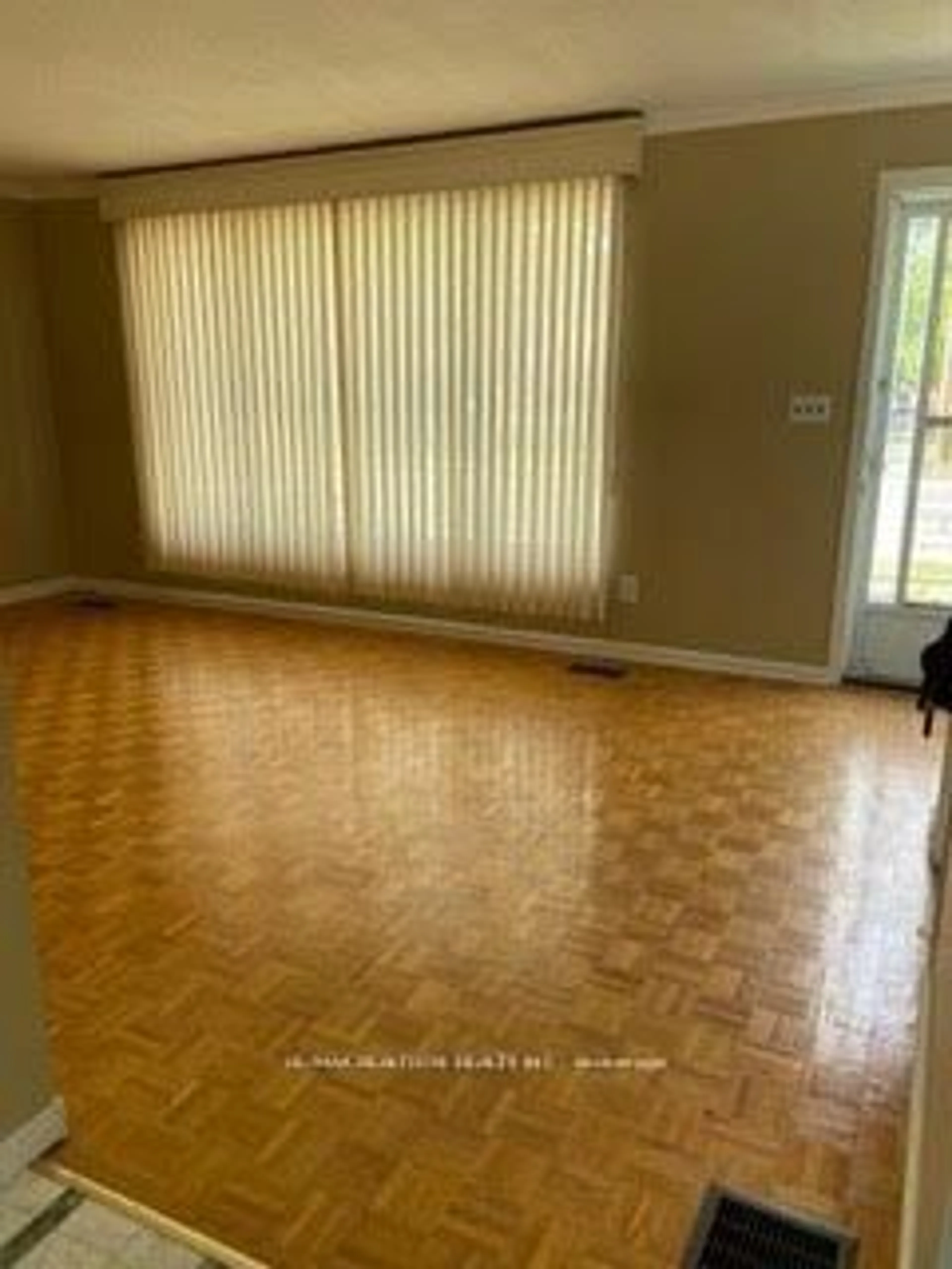 A pic of a room for 815 Crawford Dr, Peterborough South Ontario K9J 3W9