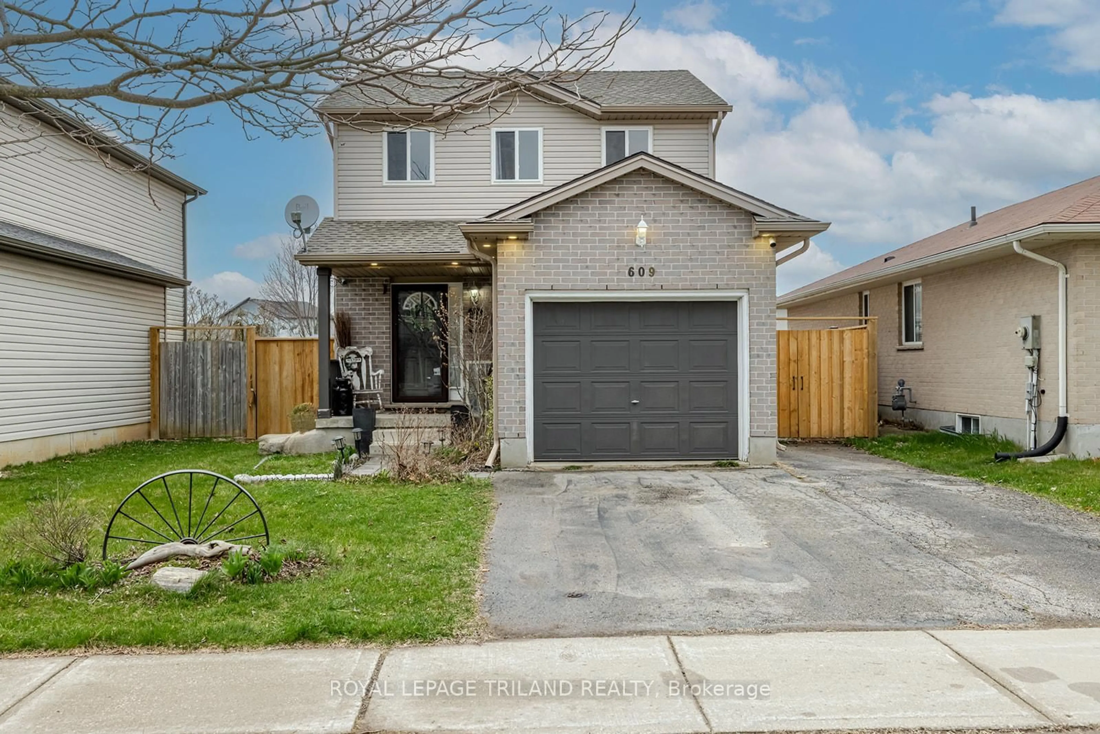 Home with brick exterior material, street for 609 Highview Dr, St. Thomas Ontario N5R 6B4