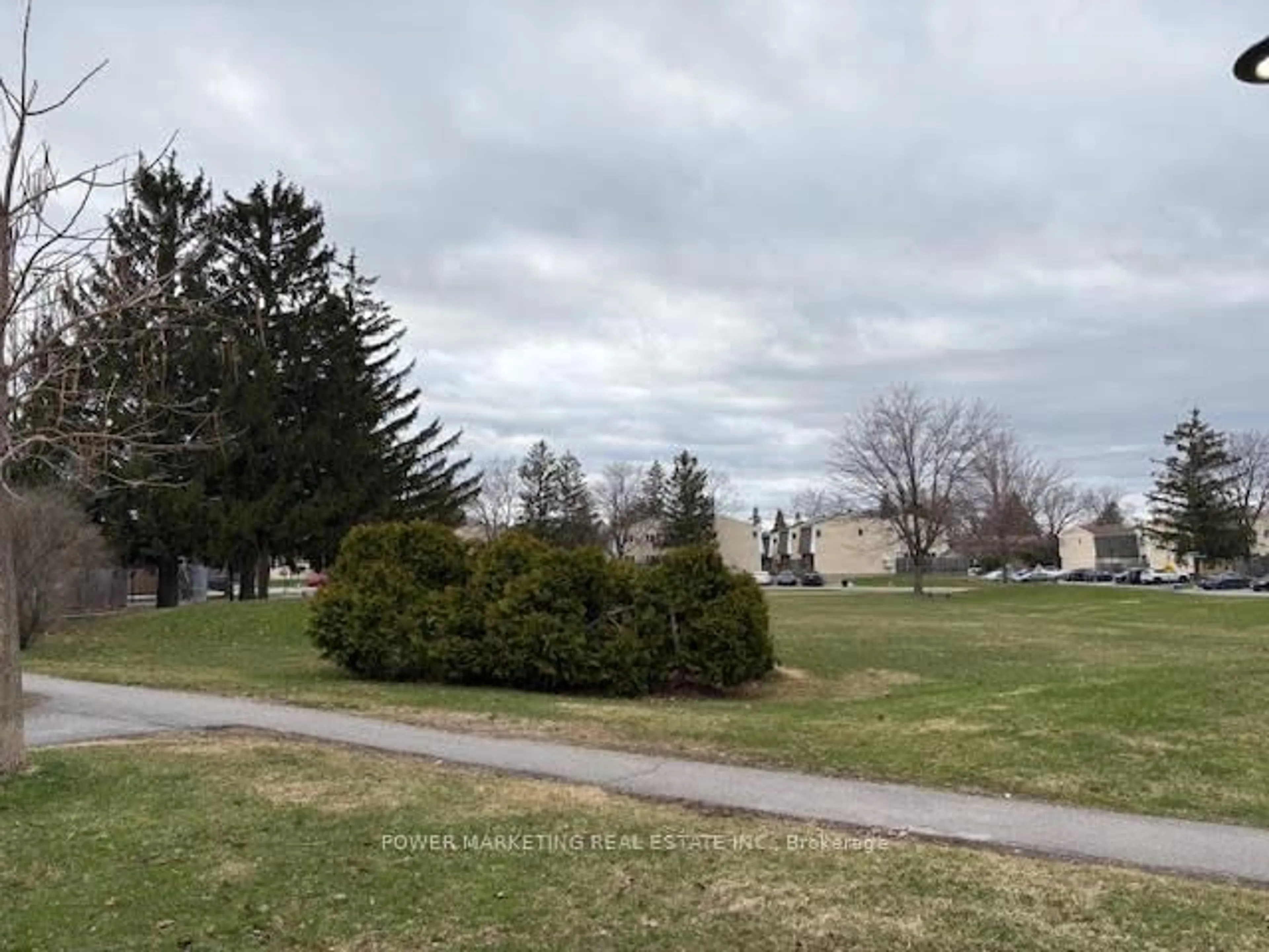 Blurry image for 135 Salter Cres #49, Kanata Ontario K2K 1Y8
