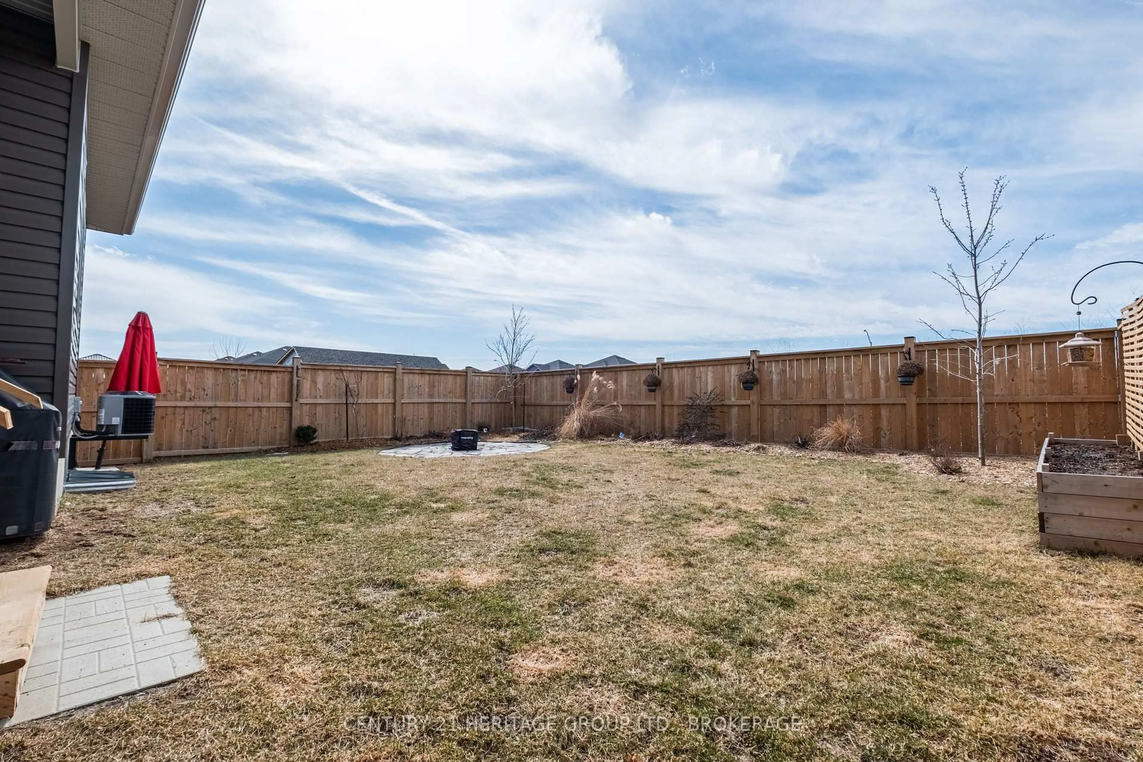A pic from outside/outdoor area/front of a property/back of a property/a pic from drone, water/lake/river/ocean view for 68 Potter Dr, Bissett Creek Ontario K0H 2H0